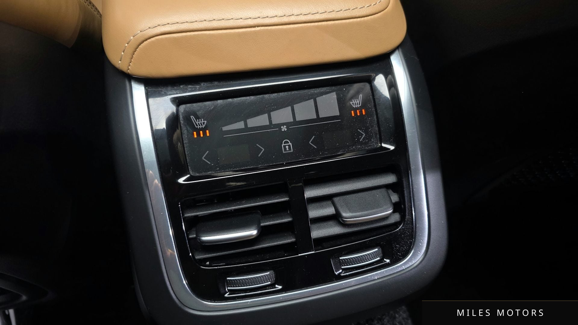 Volvo V60 크로스컨트리 2021 — миниатюра 18