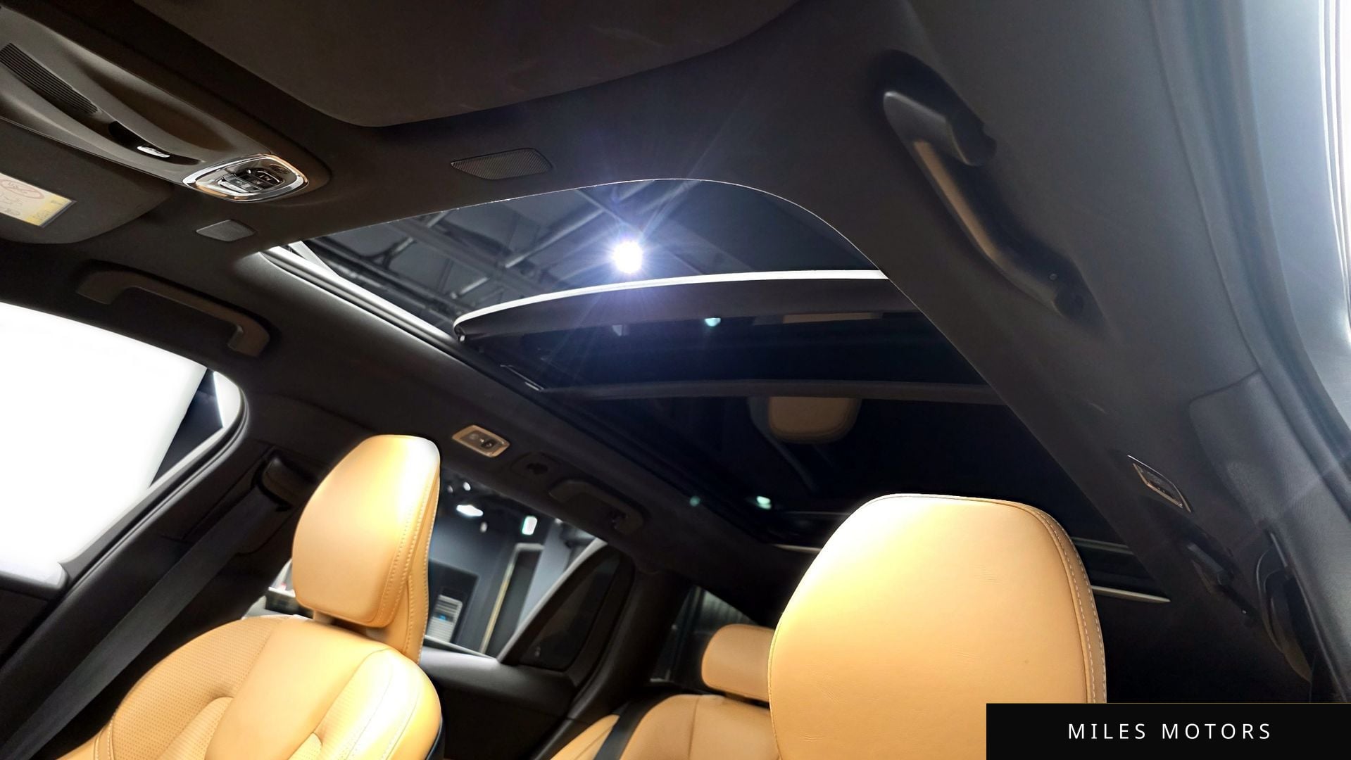 Volvo V60 크로스컨트리 2021 — миниатюра 19