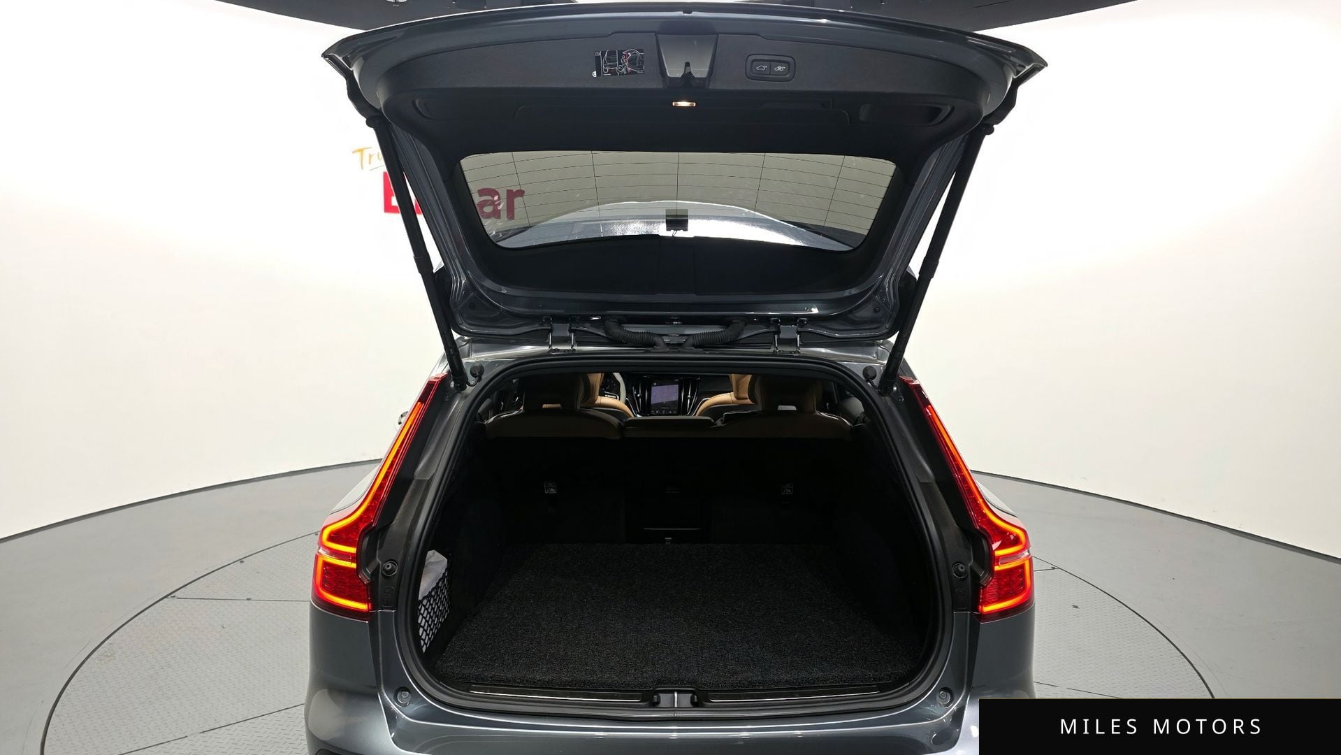 Volvo V60 크로스컨트리 2021 — миниатюра 20