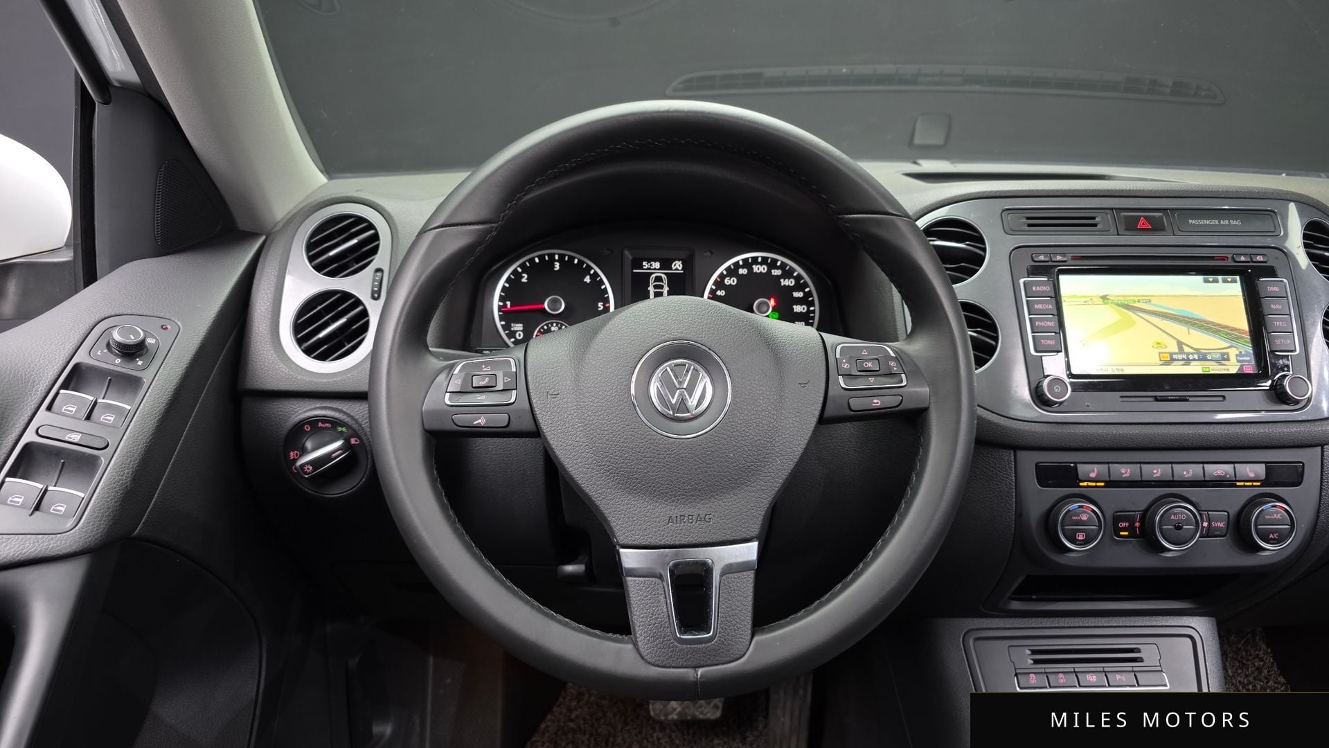 Volkswagen 티구안 2016 — миниатюра 13