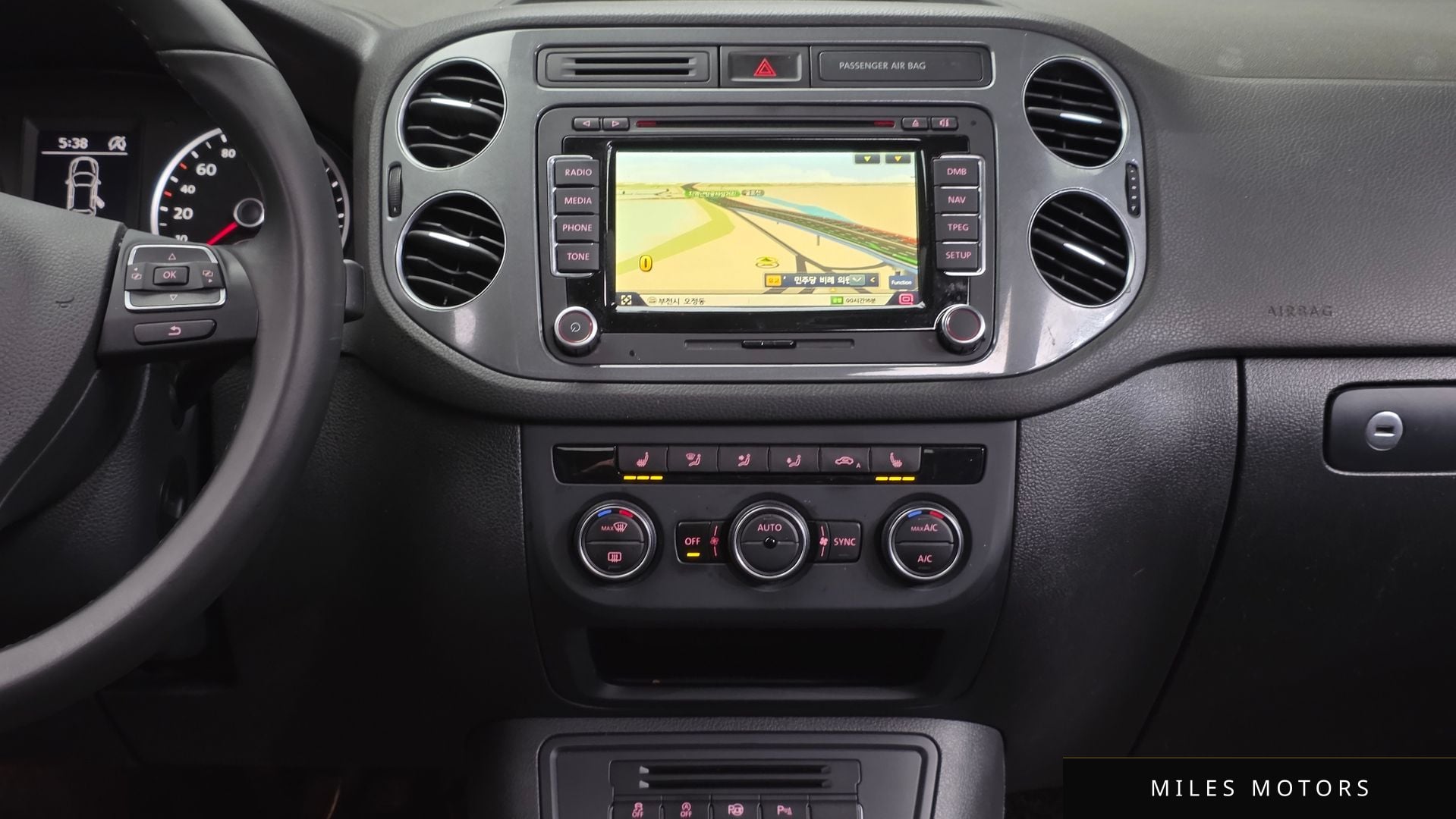 Volkswagen 티구안 2016 — миниатюра 14