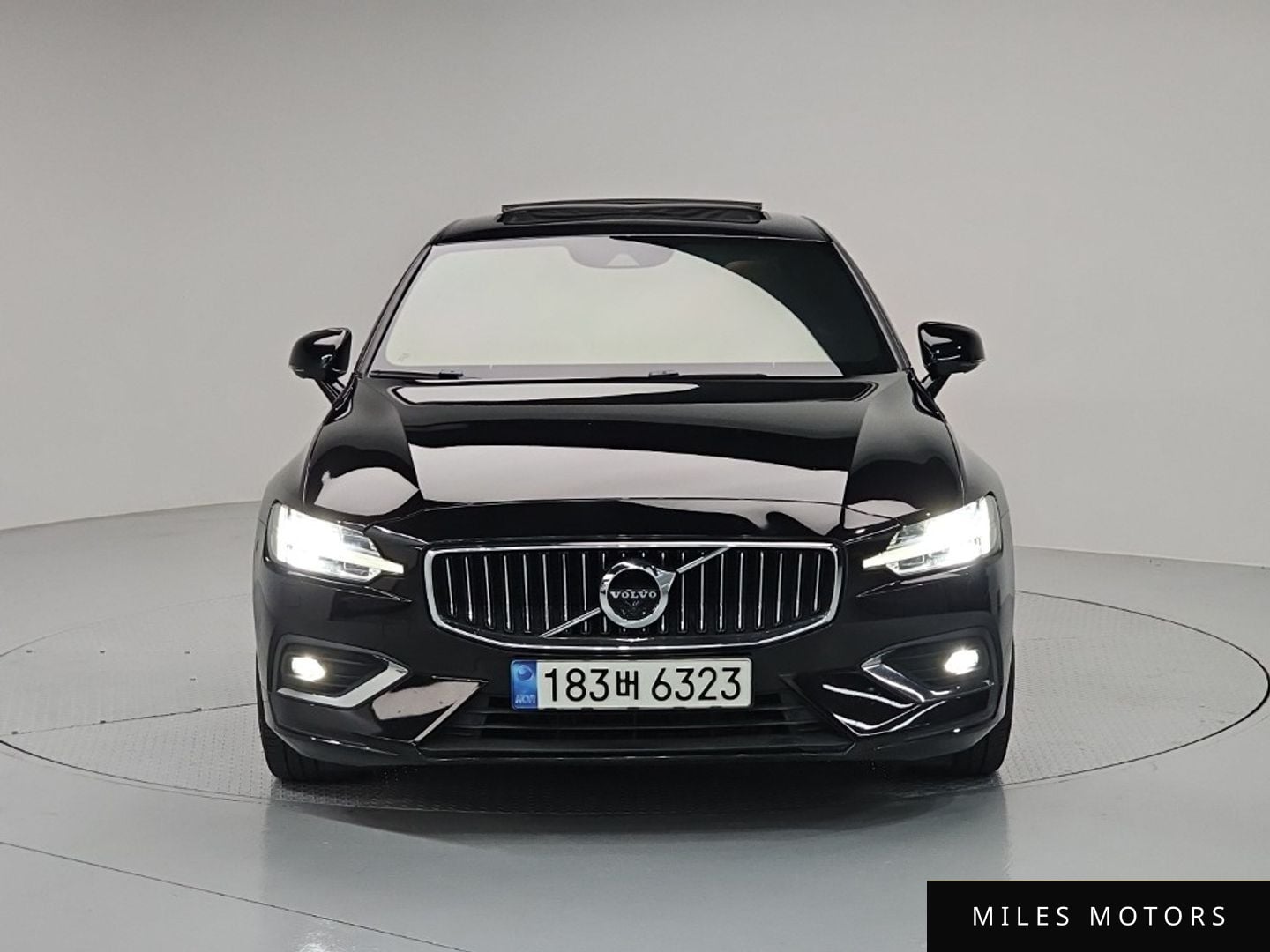 Volvo S60 2021 — фото 1 из 12