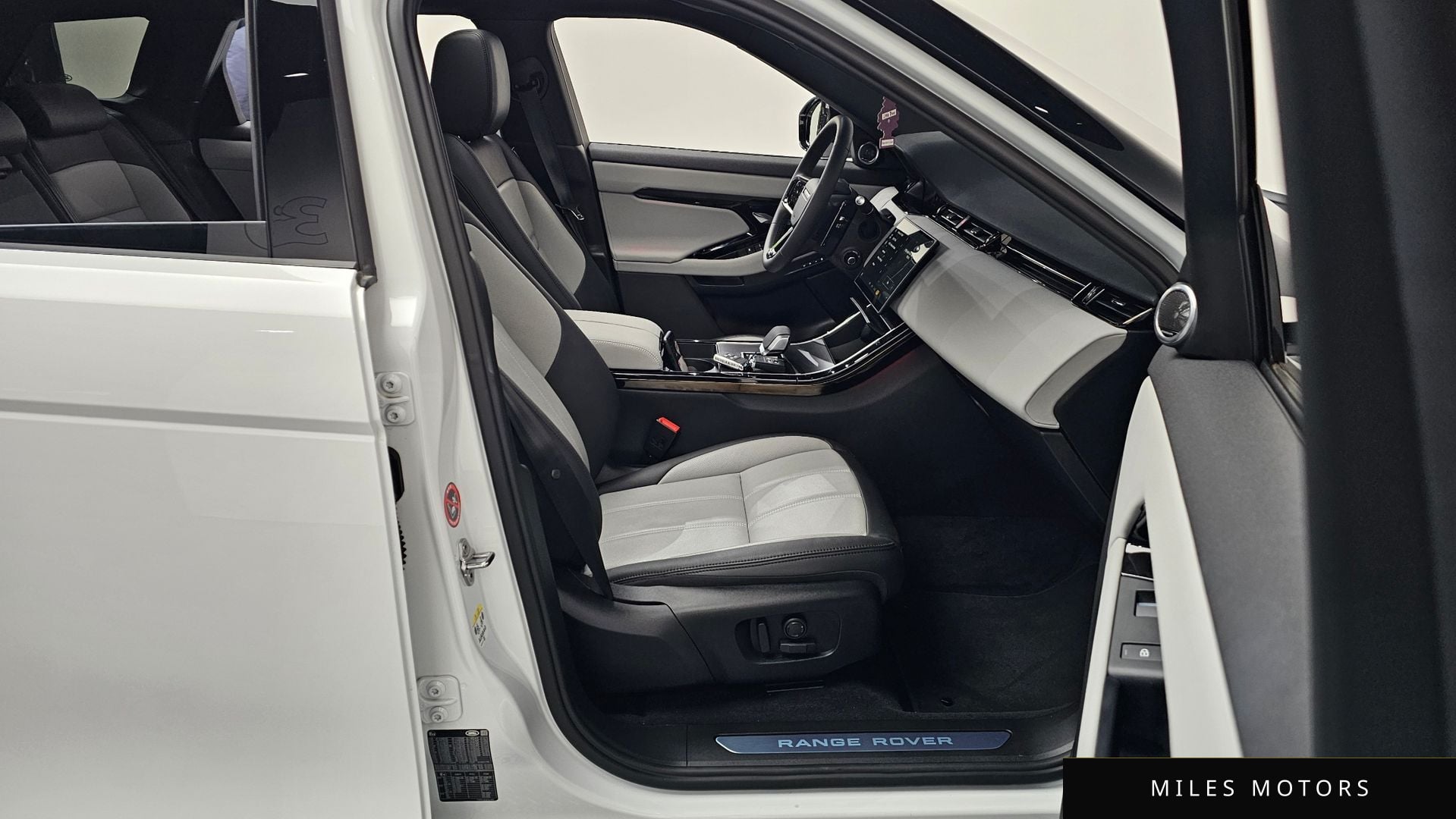 Land Rover 레인지로버 이보크 2026 — миниатюра 11