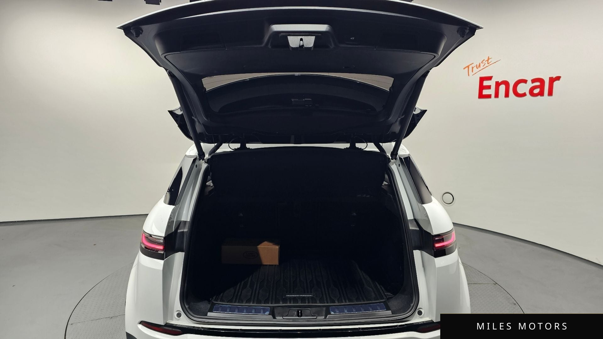 Land Rover 레인지로버 이보크 2026 — миниатюра 20