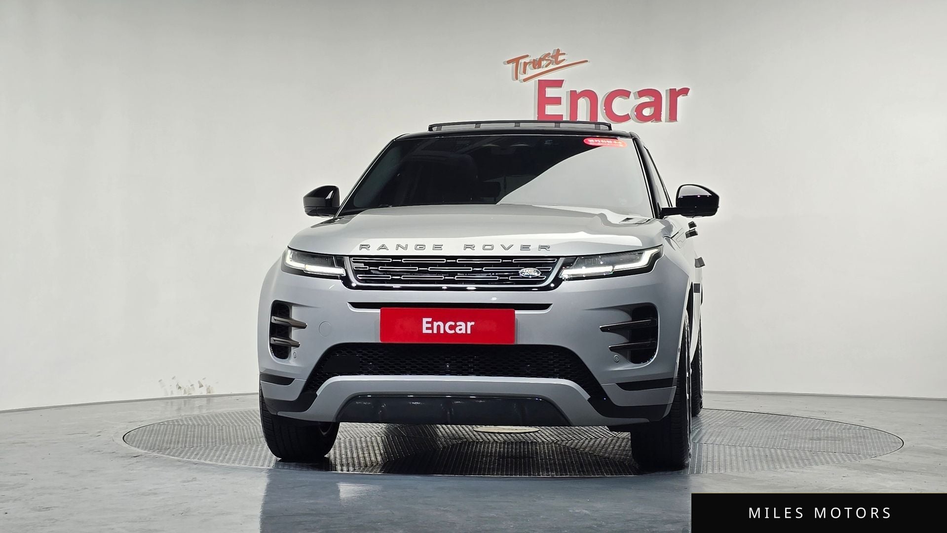 Land Rover 레인지로버 이보크 2025 — миниатюра 2