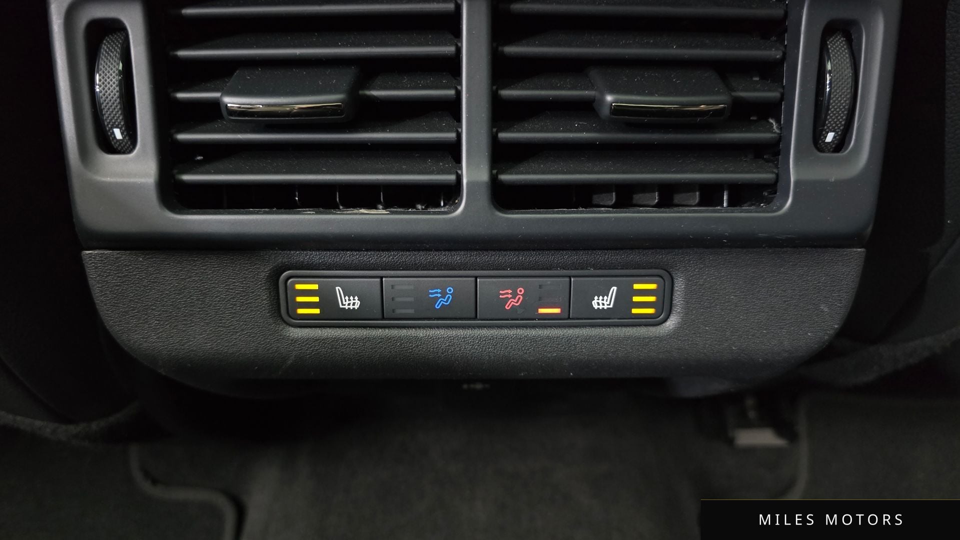 Land Rover 레인지로버 이보크 2025 — миниатюра 18