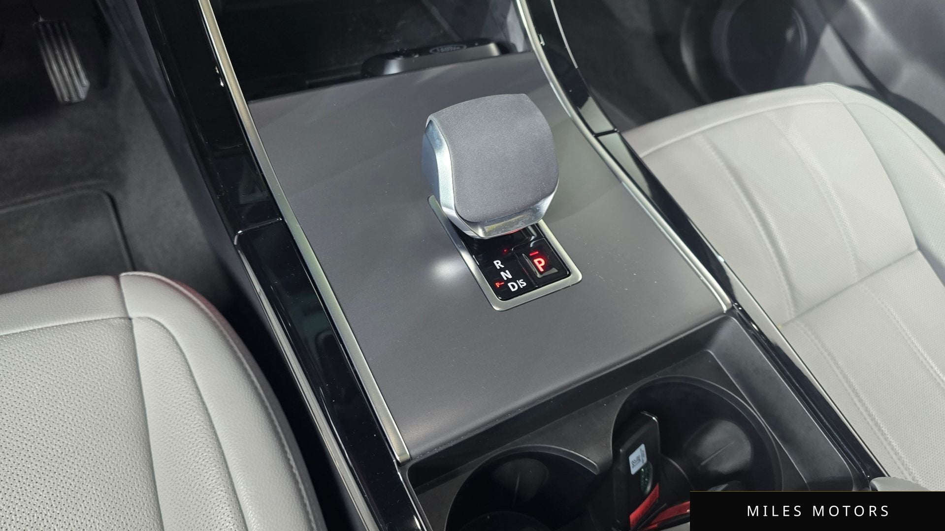 Land Rover 레인지로버 이보크 2026 — миниатюра 8