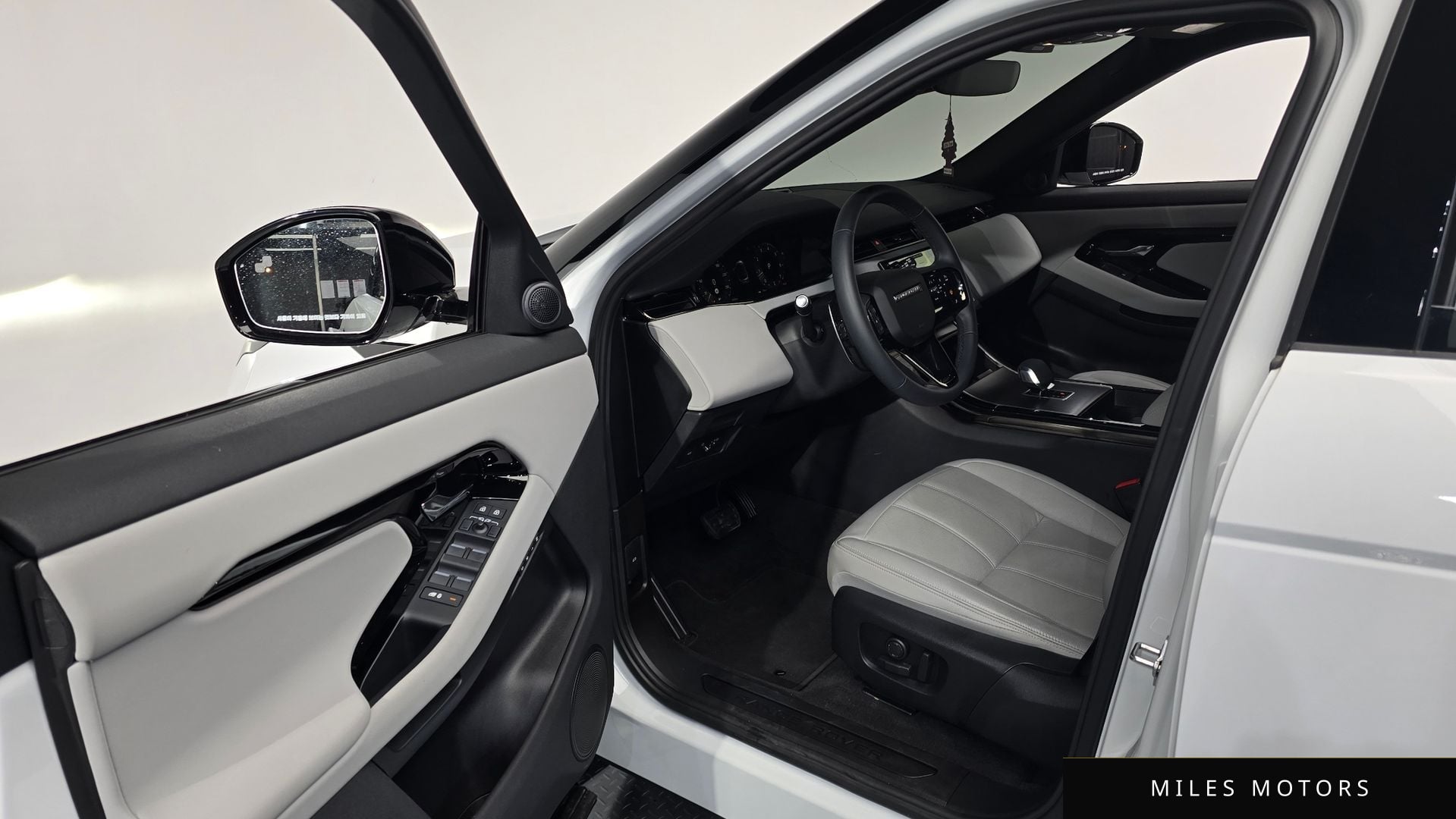 Land Rover 레인지로버 이보크 2026 — миниатюра 9