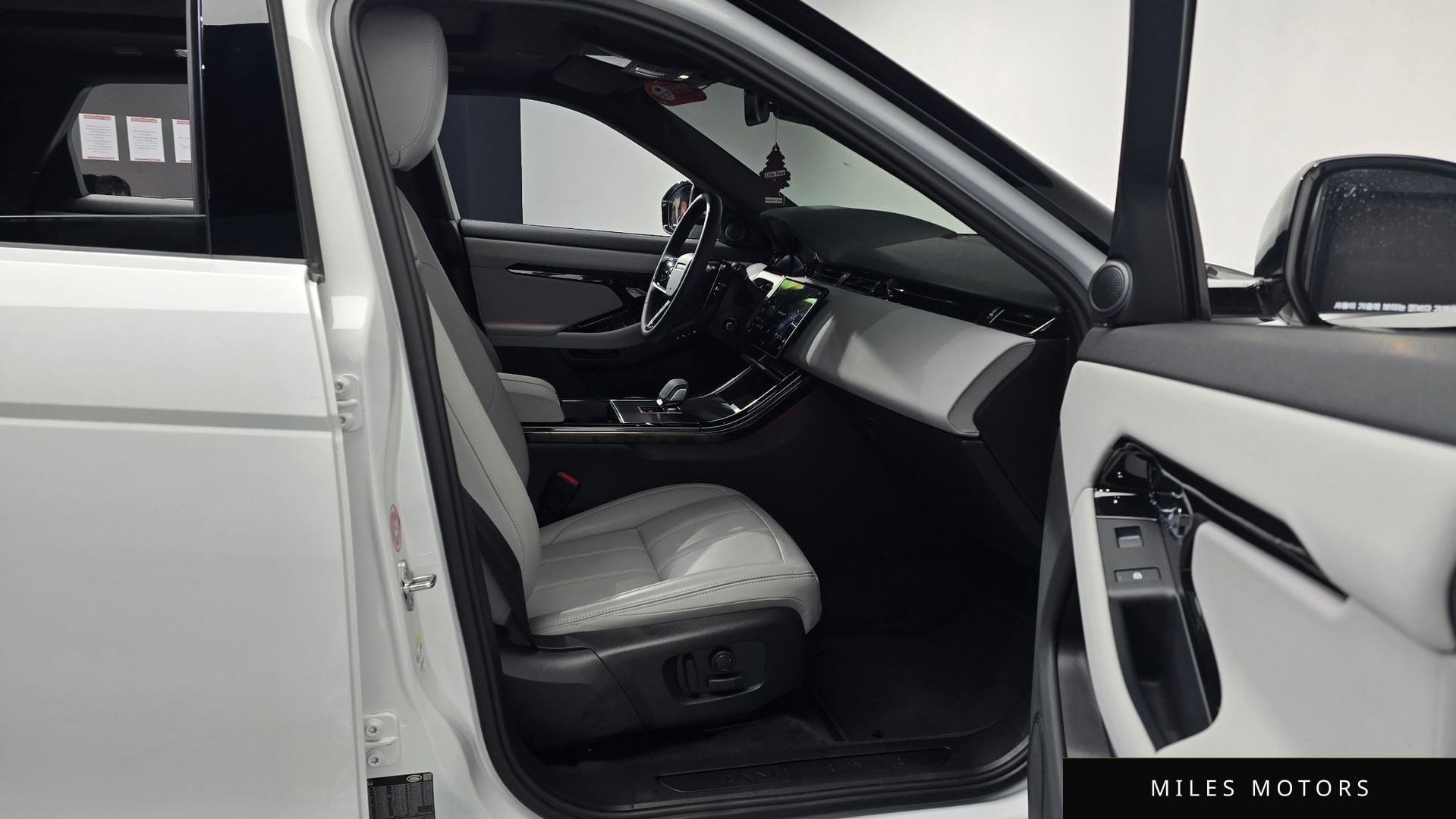 Land Rover 레인지로버 이보크 2026 — миниатюра 11