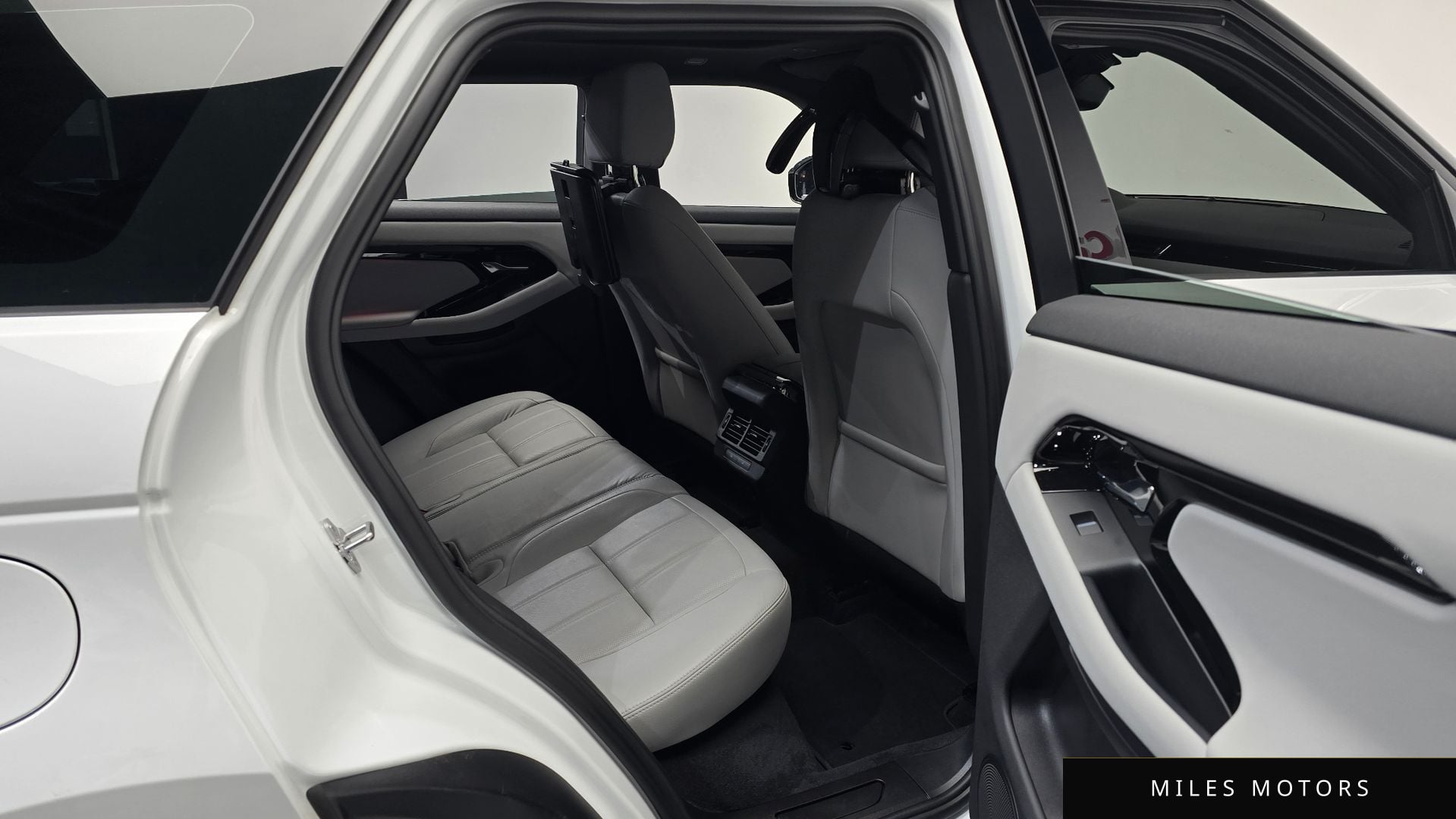 Land Rover 레인지로버 이보크 2026 — миниатюра 12