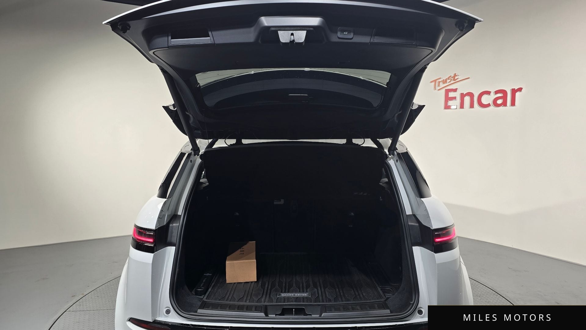 Land Rover 레인지로버 이보크 2026 — миниатюра 20
