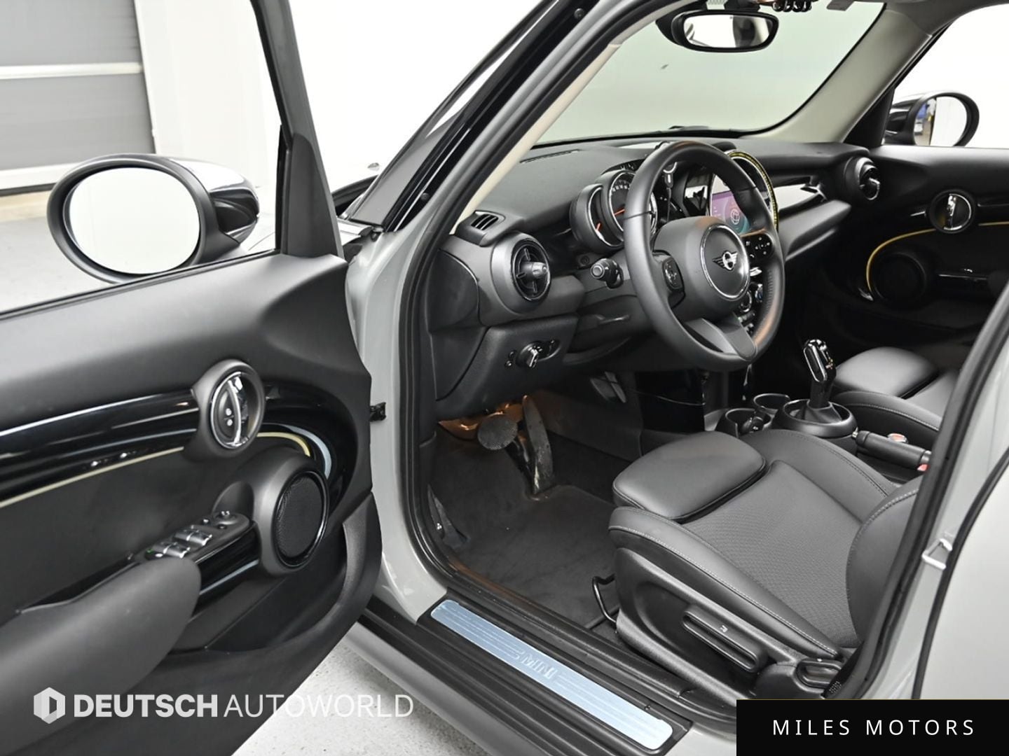 MINI Cooper 2023 — миниатюра 11