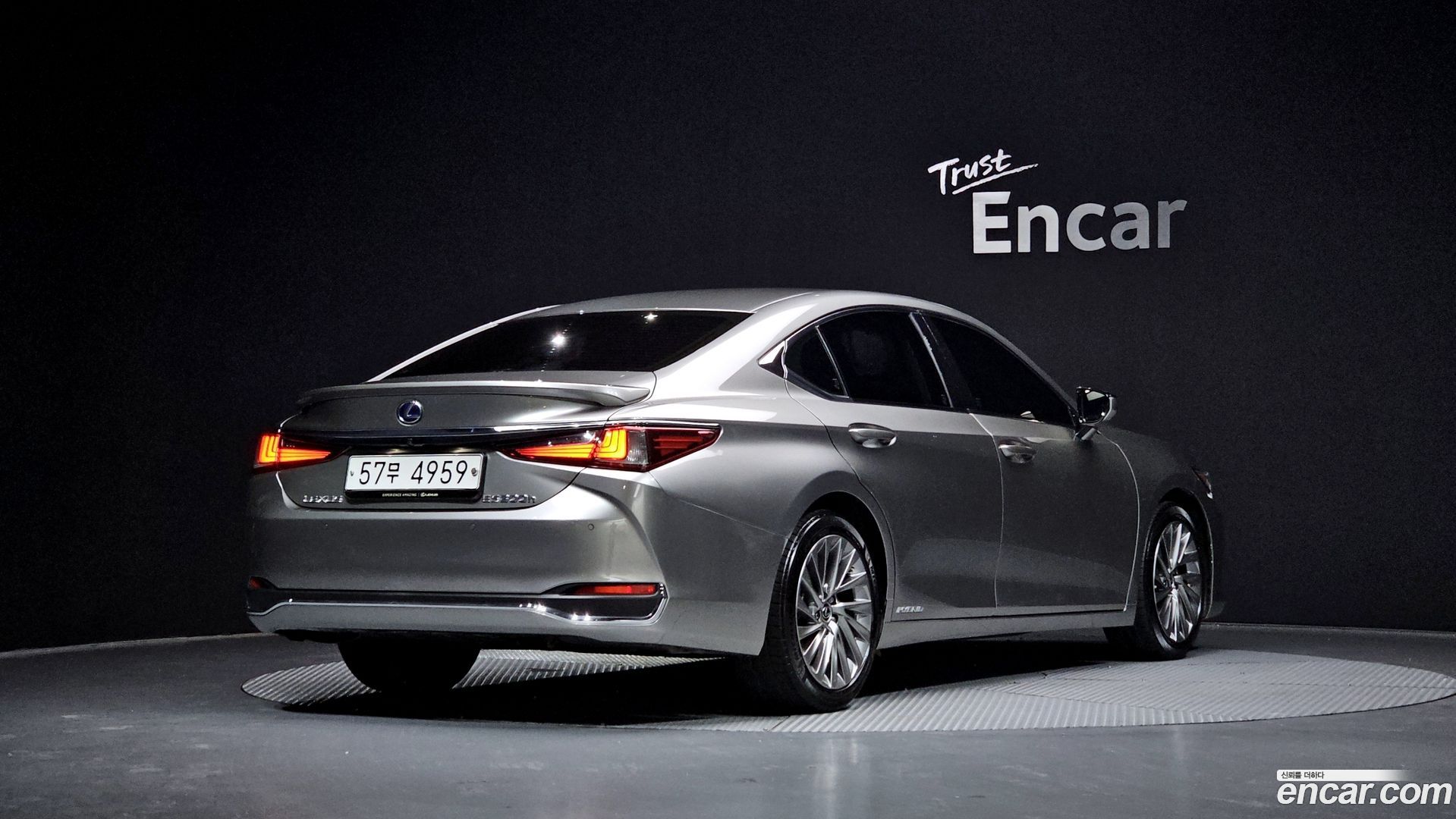 Лексус ES300h 2019 — миниатюра 2