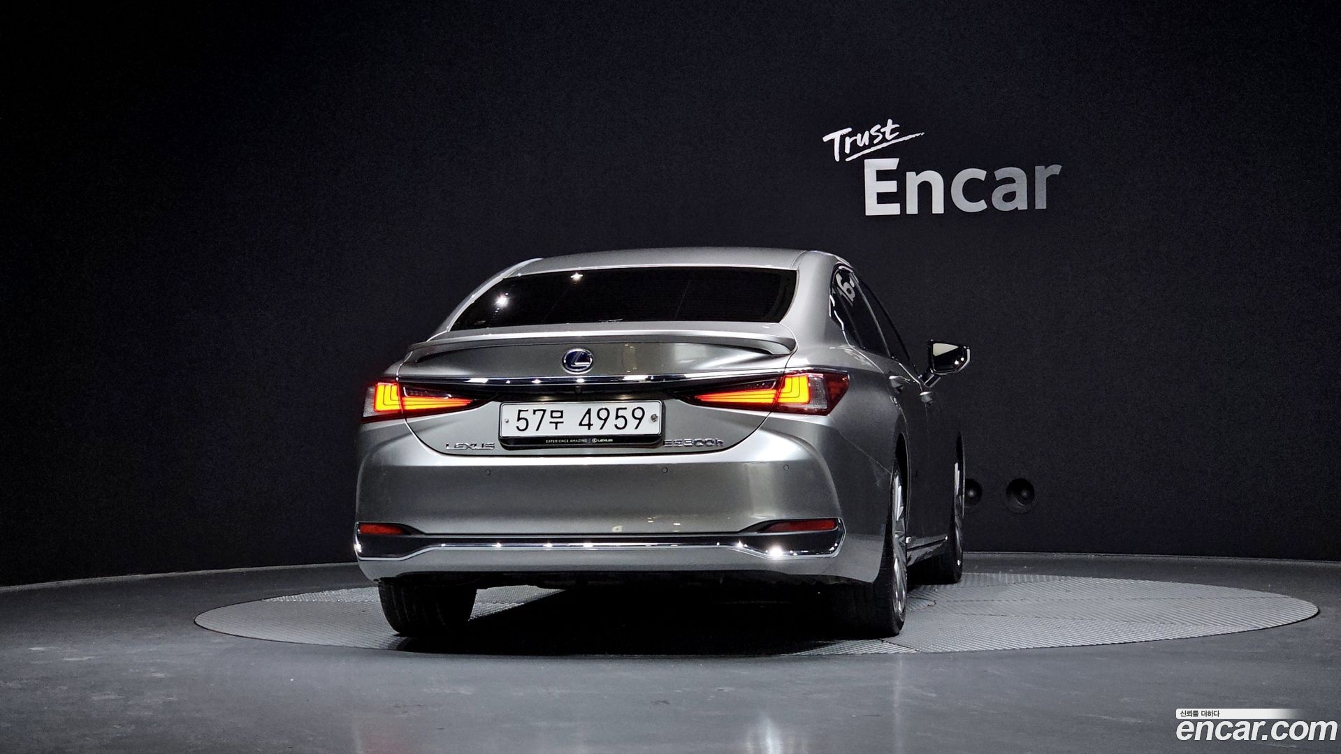 Лексус ES300h 2019 — миниатюра 4