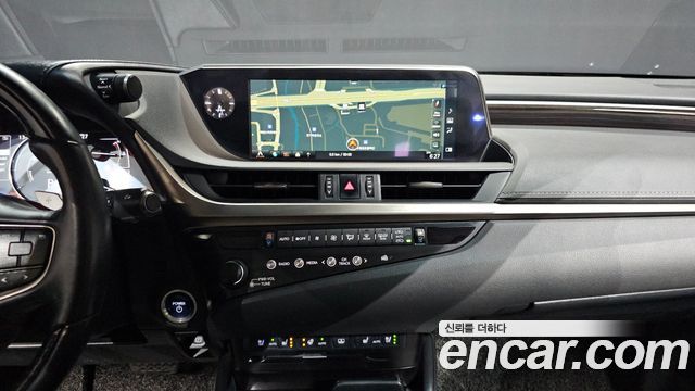 Лексус ES300h 2019 — миниатюра 14