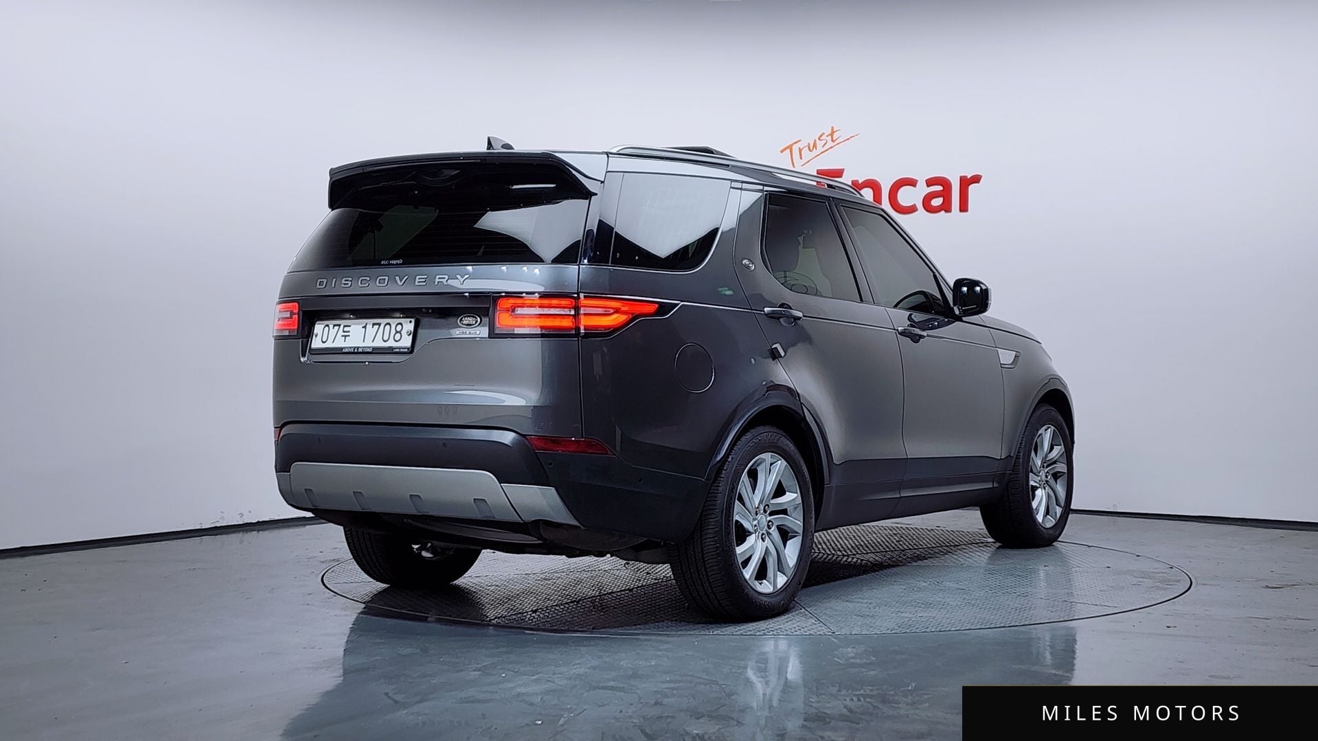 Land Rover Discovery 2019 — миниатюра 2