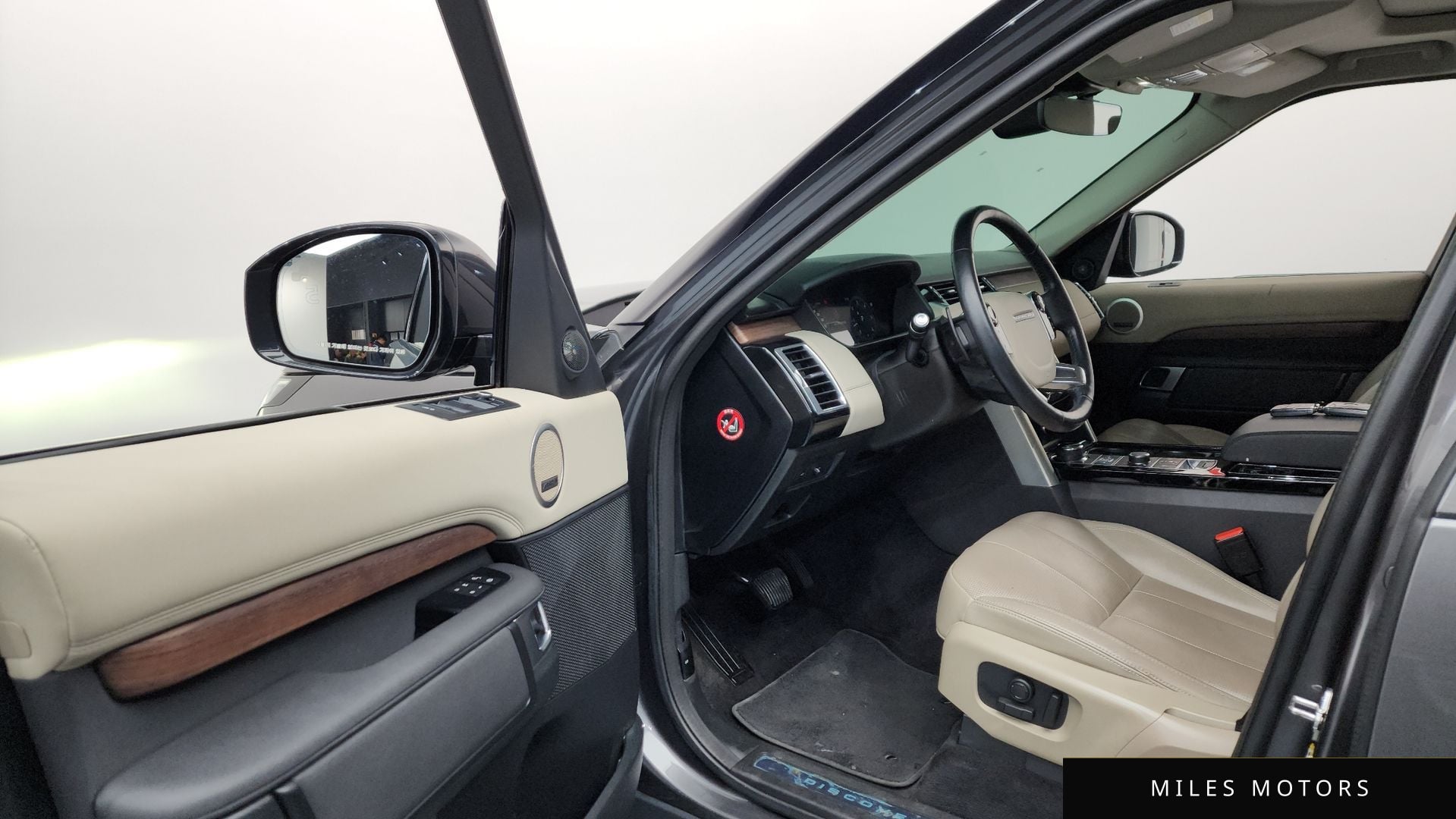 Land Rover Discovery 2019 — миниатюра 10