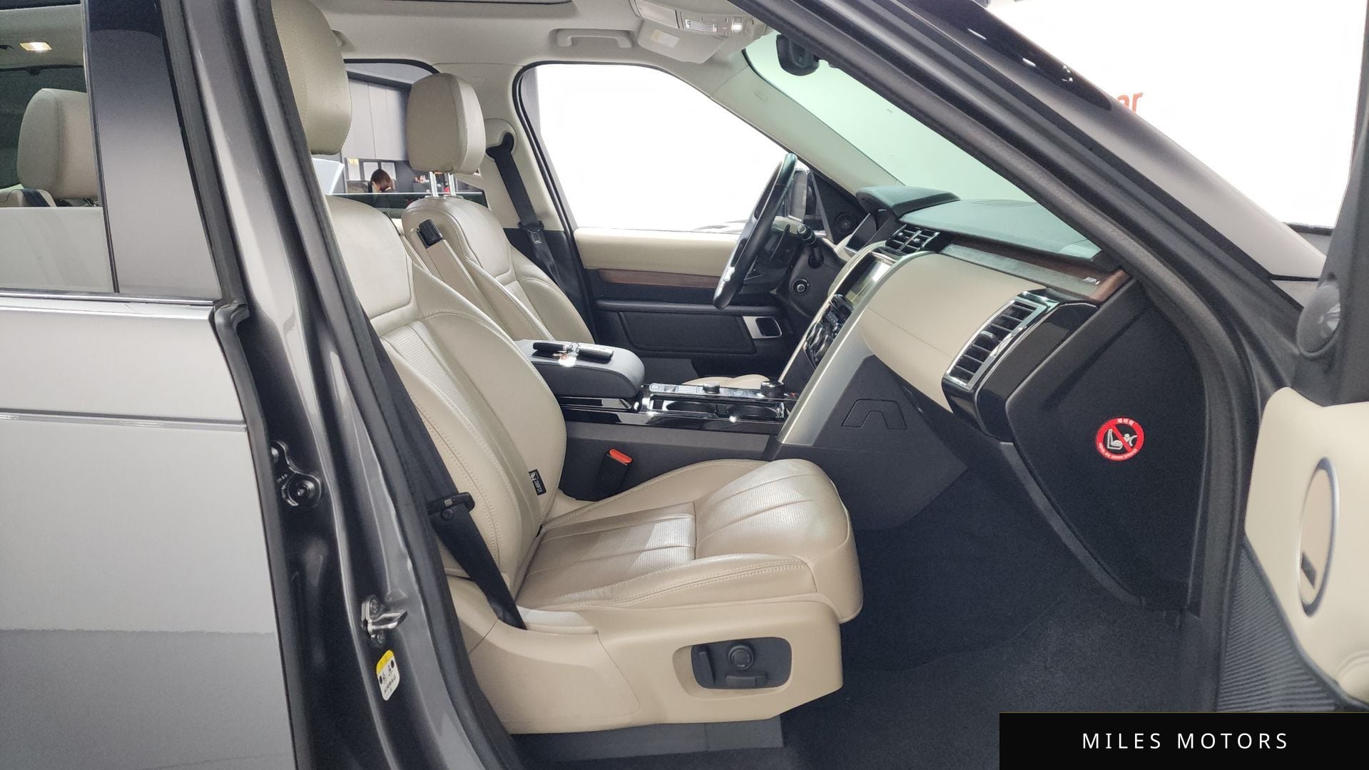 Land Rover Discovery 2019 — миниатюра 11