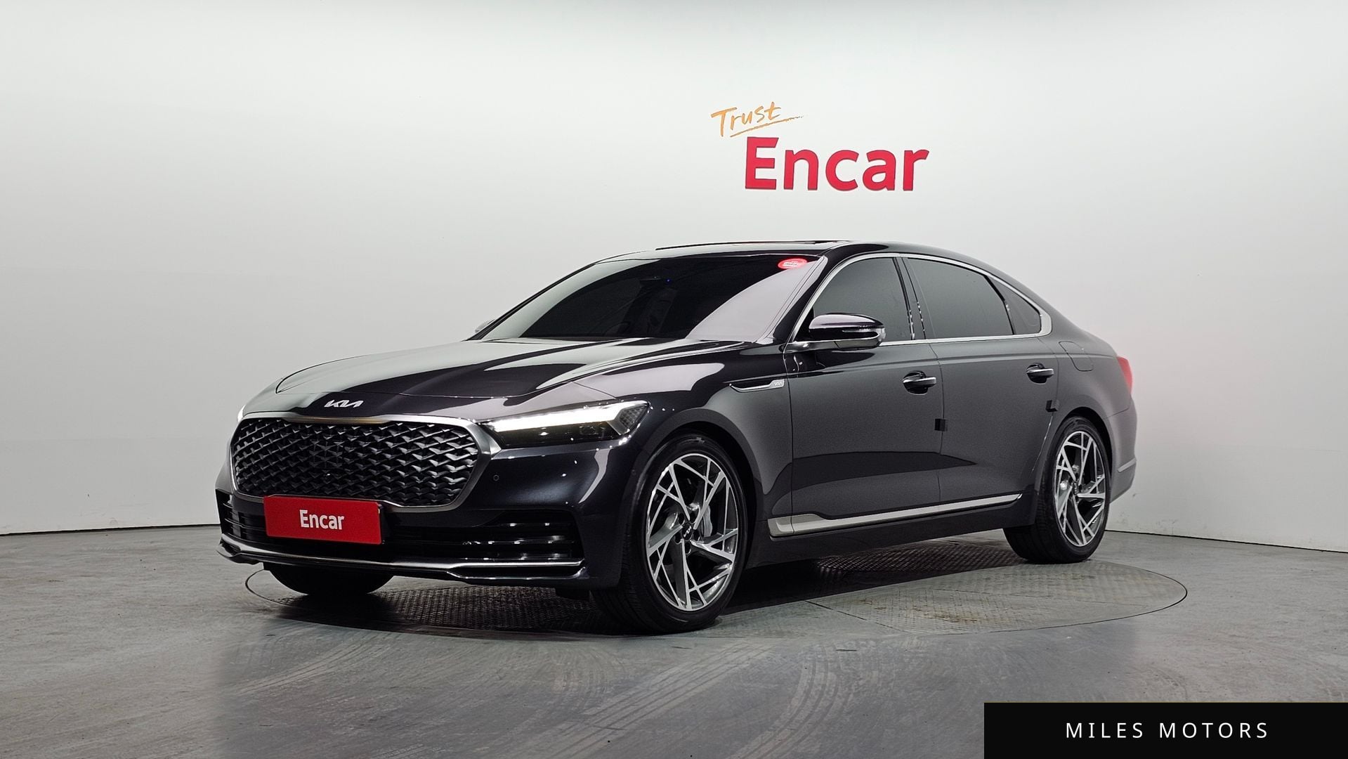 Kia K9 2023 — фото 1 из 12