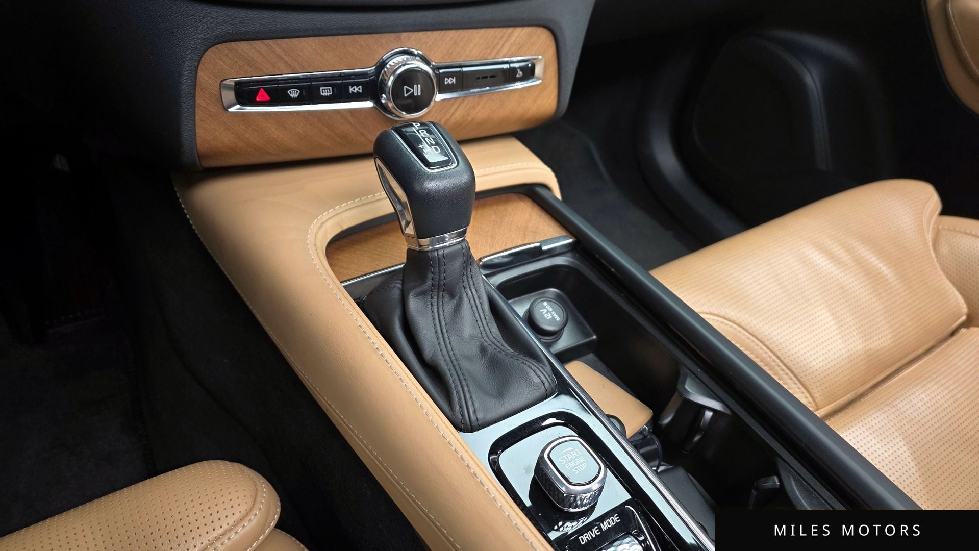 Volvo XC90 2018 — миниатюра 9
