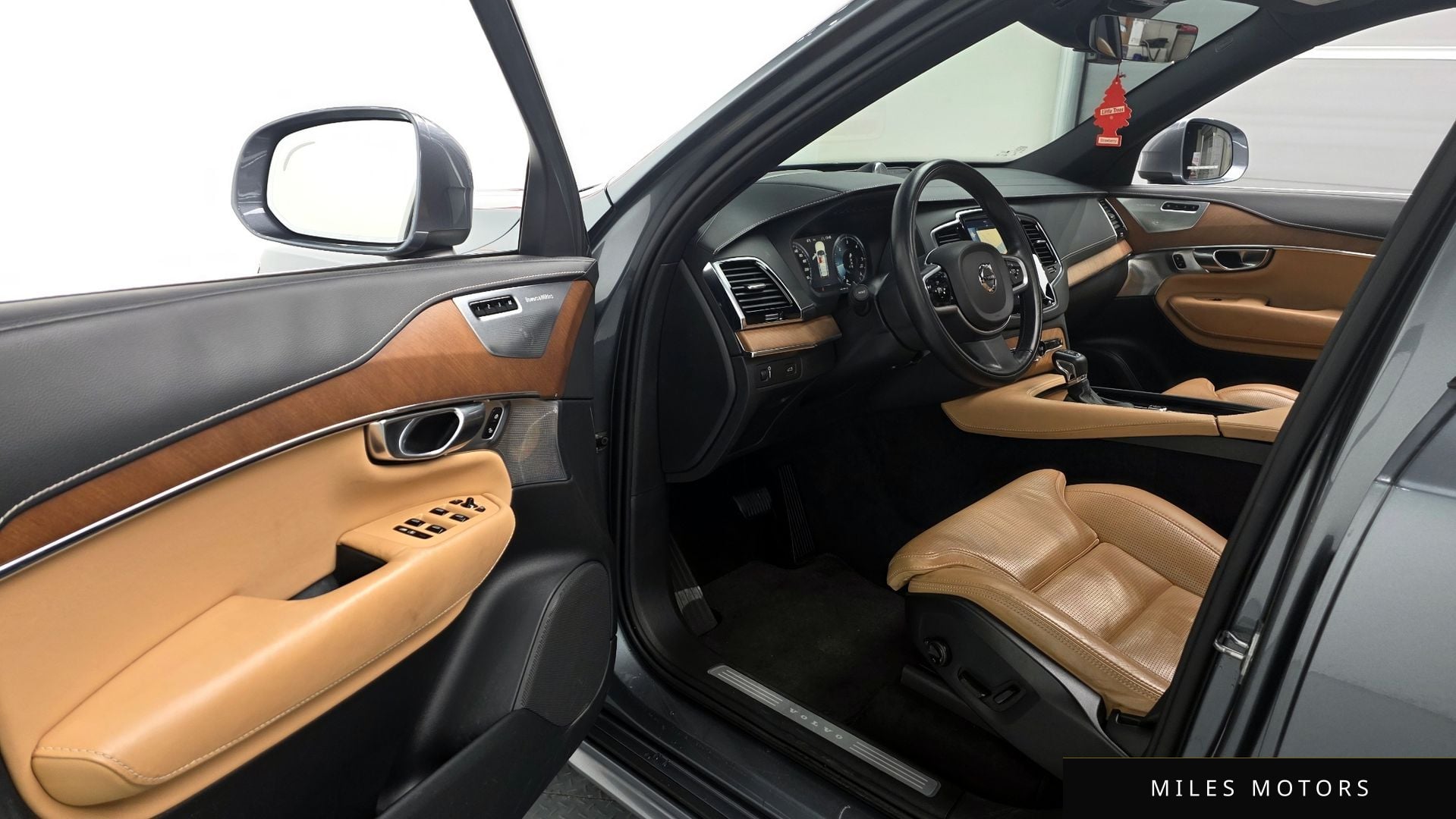 Volvo XC90 2018 — миниатюра 10