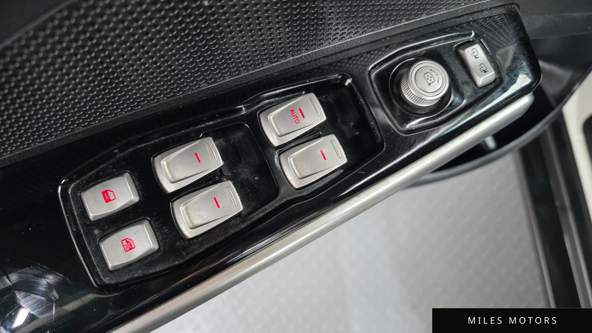 KG Mobility Tivoli 2016 — миниатюра 13