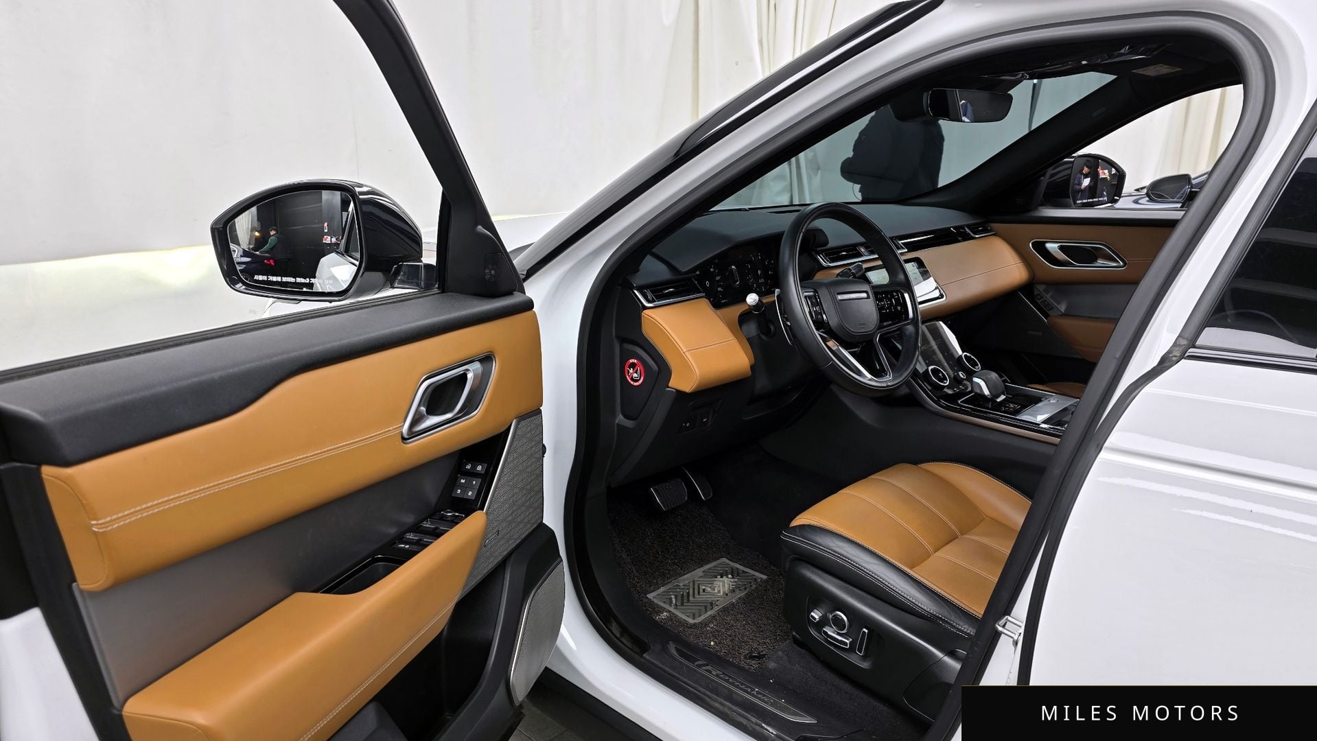 Land Rover Range Rover Velar 2021 — миниатюра 10