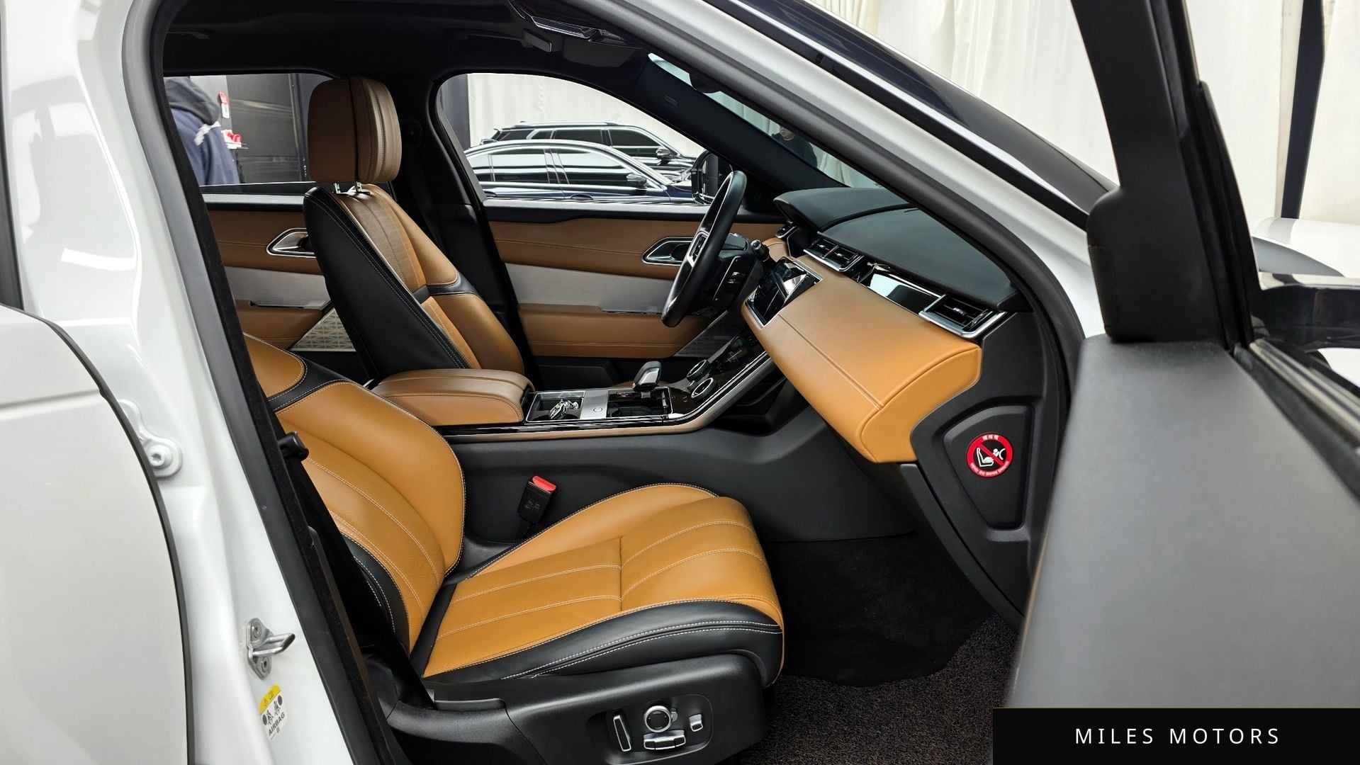 Land Rover Range Rover Velar 2021 — миниатюра 11