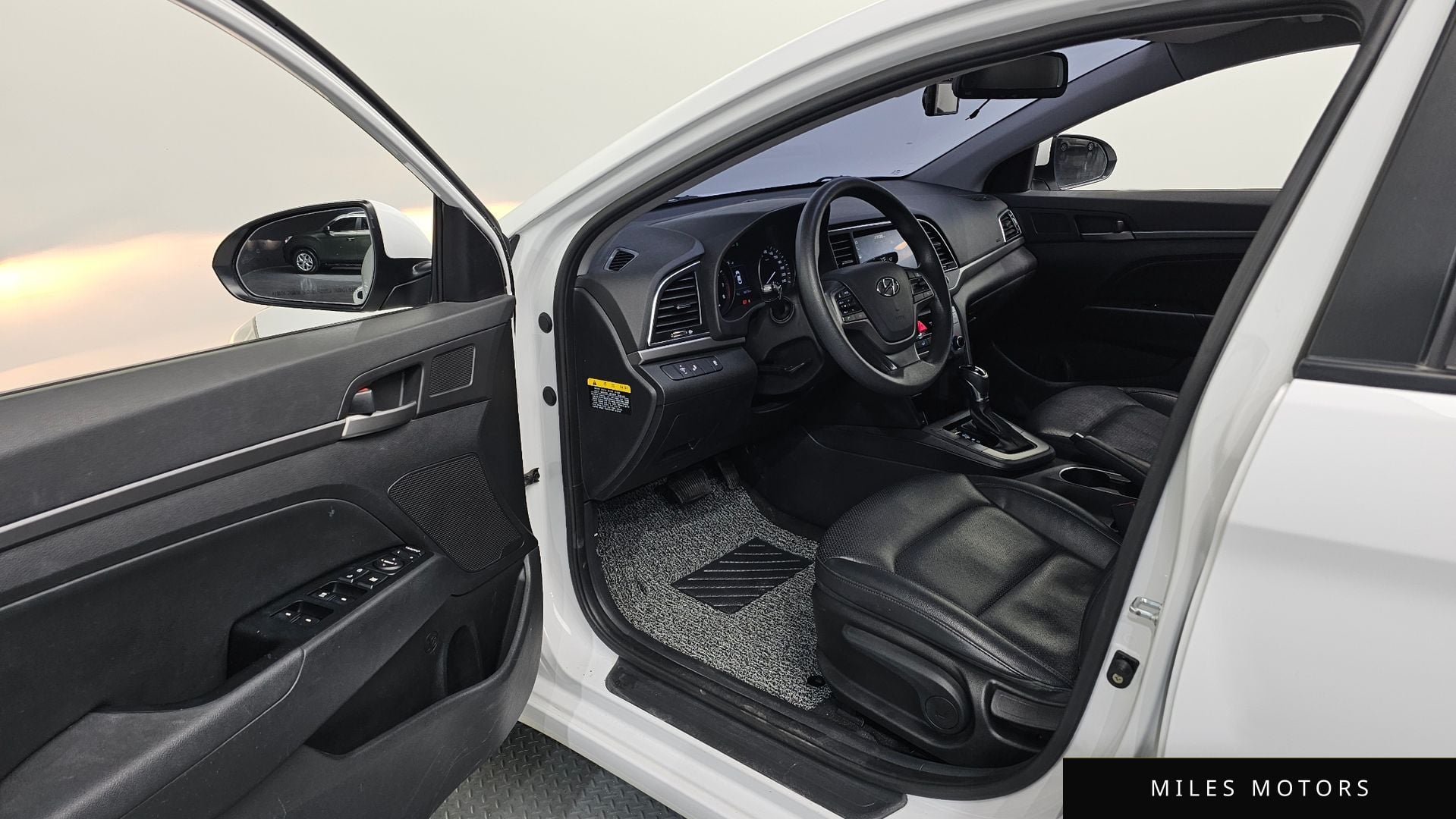 Hyundai AVANTE 2018 — миниатюра 10