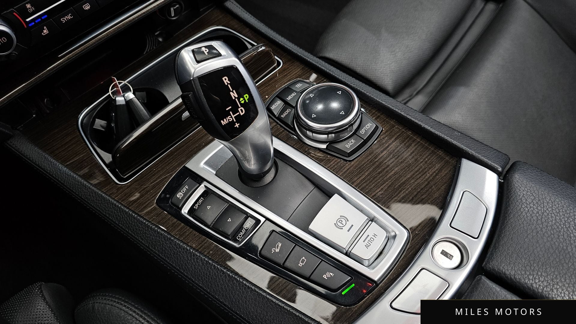 BMW 7 Series (F01) 2014 — миниатюра 9