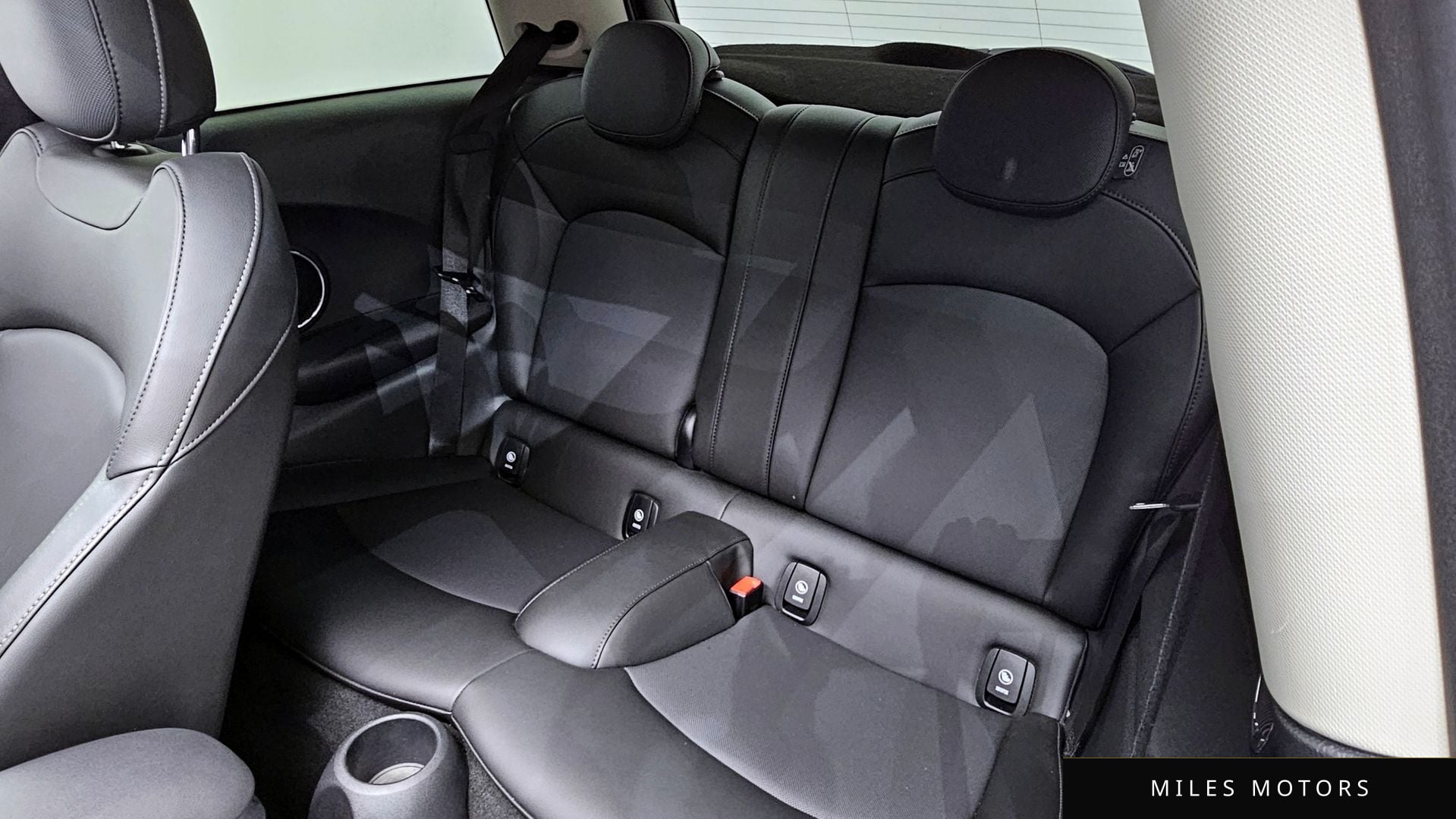 MINI 쿠퍼 S 2020 — миниатюра 12