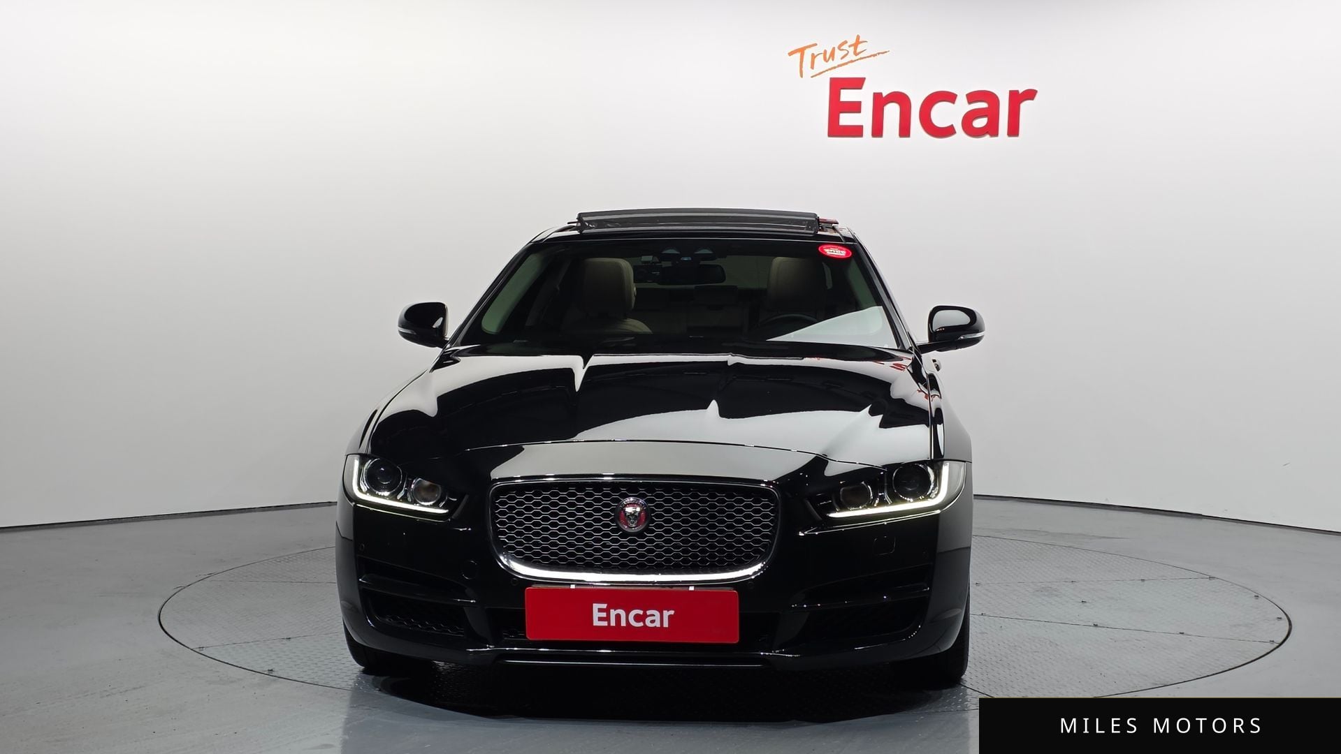 Jaguar XE 2016 — миниатюра 3