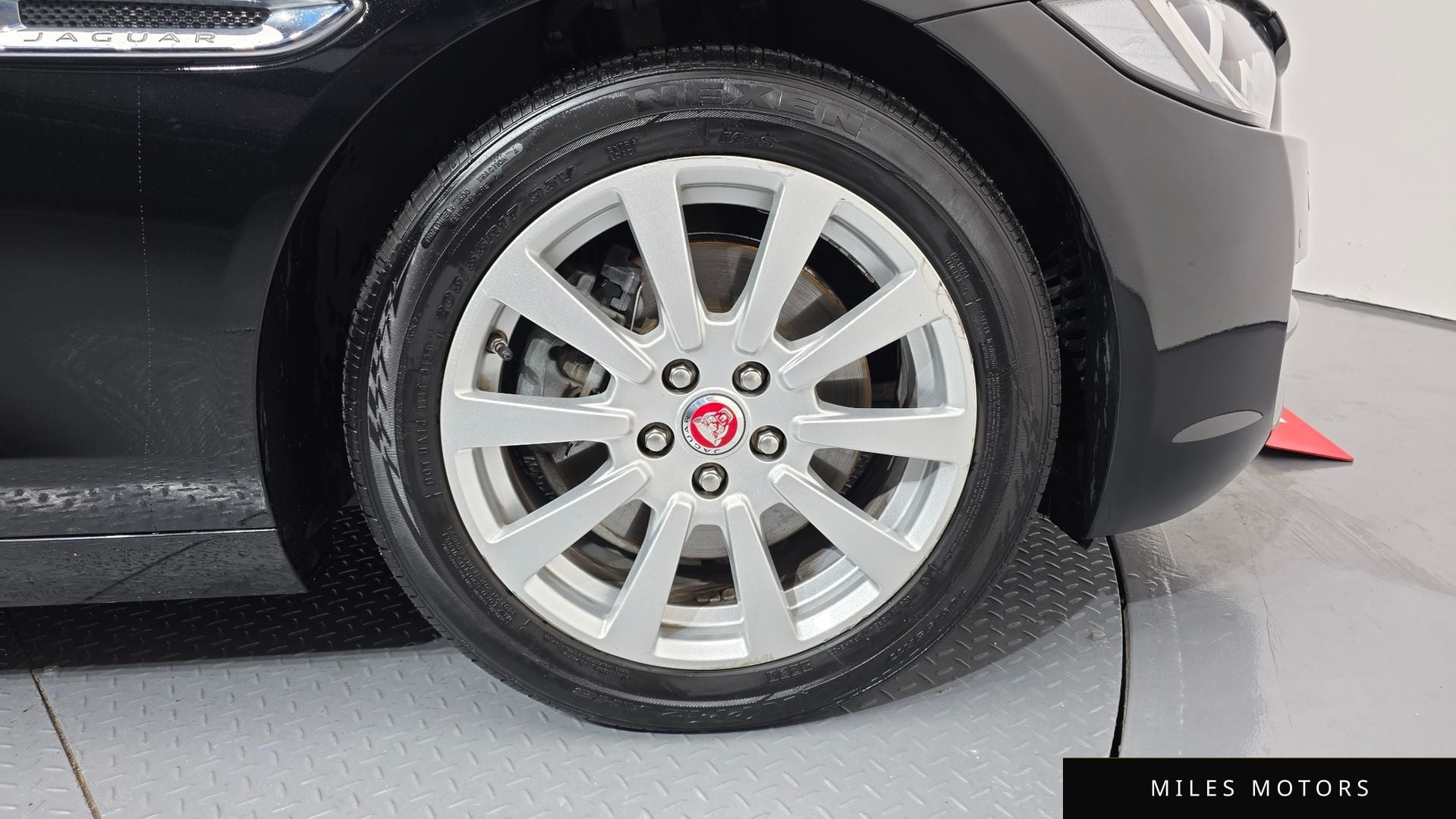Jaguar XE 2016 — миниатюра 5