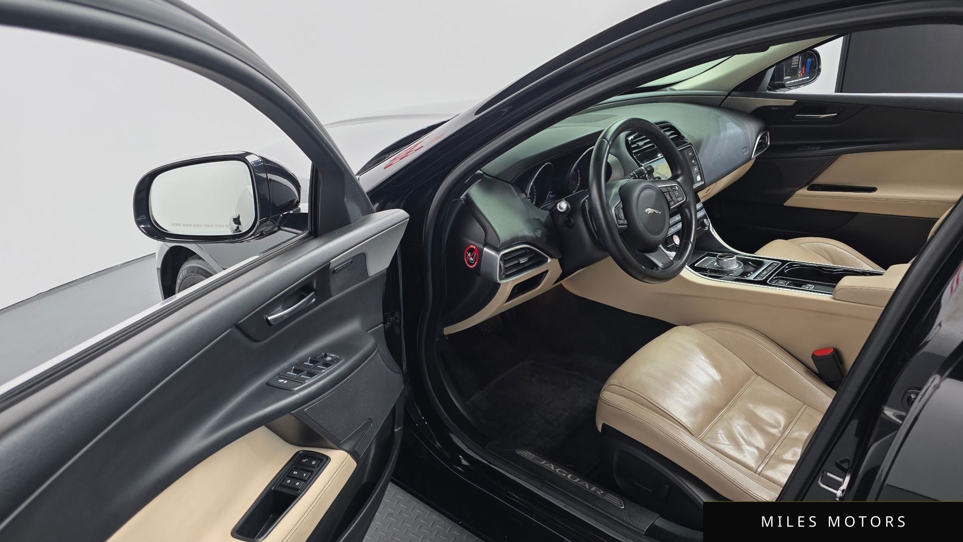 Jaguar XE 2016 — миниатюра 12