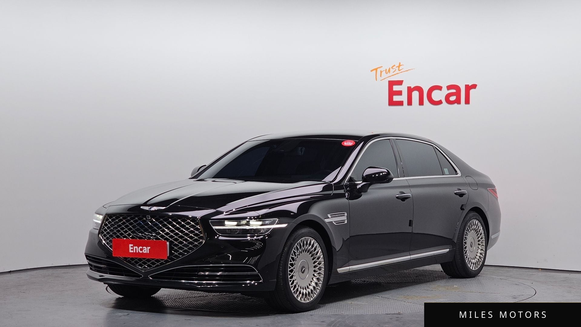 Genesis G90 2019 — фото 1 из 12