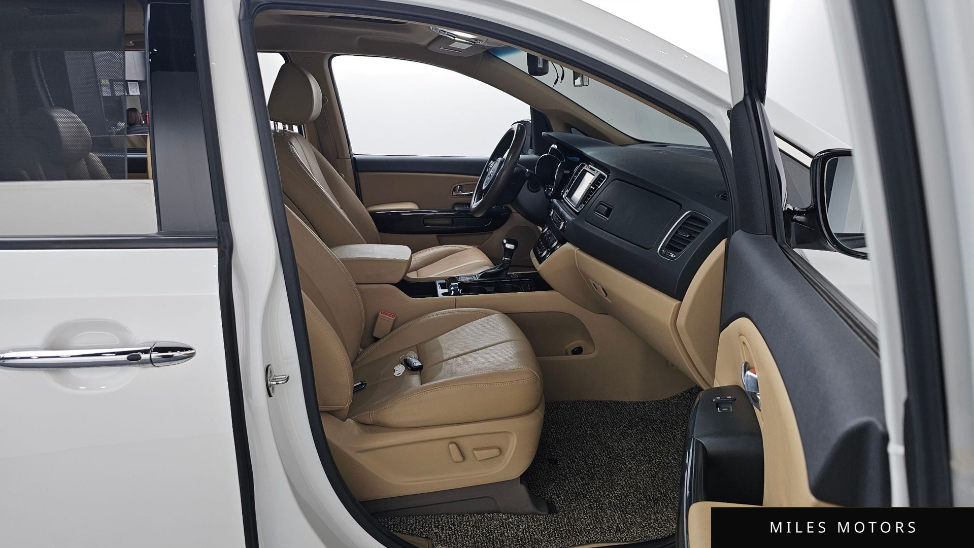 Kia Canival 2018 — миниатюра 11