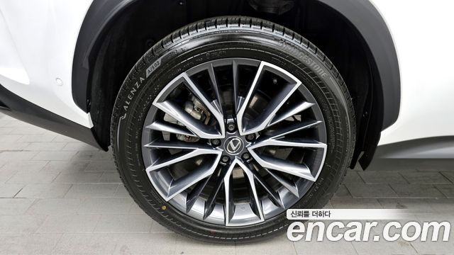 Лексус NX350h 2025 — миниатюра 5