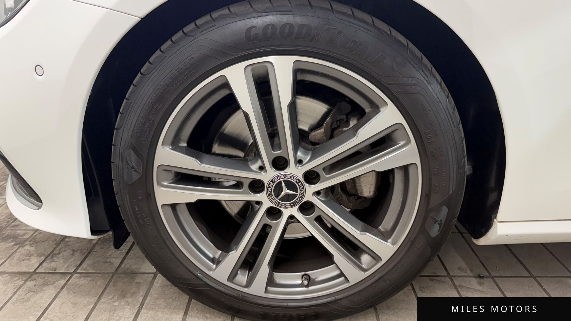 Mercedes-Benz E-Class W213 2023 — миниатюра 5