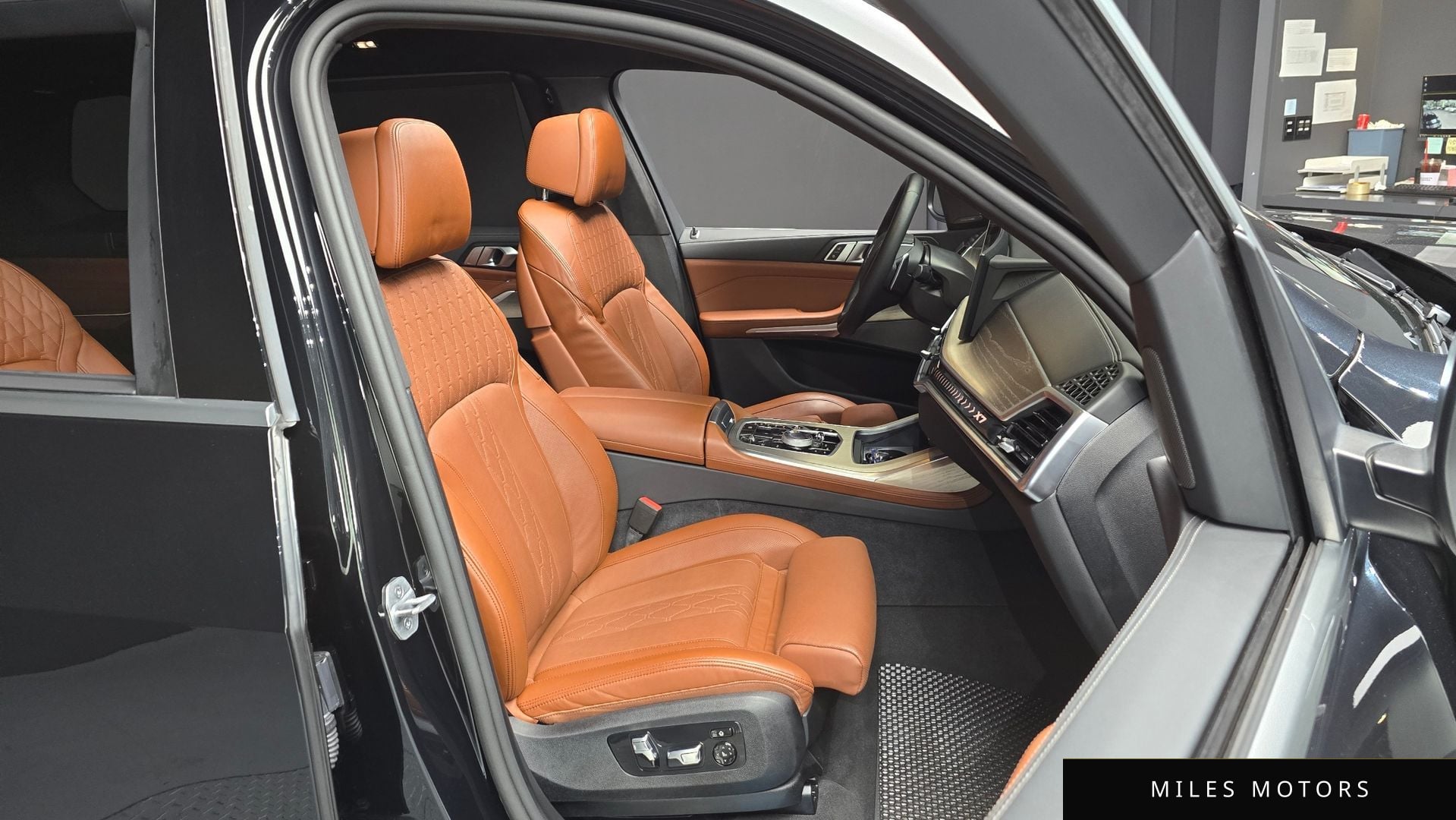 BMW X7 (G07) 2025 — миниатюра 12
