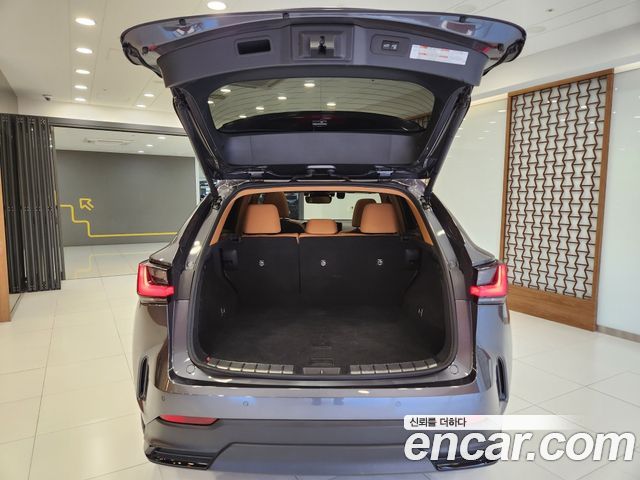 Лексус NX350h 2023 — миниатюра 5