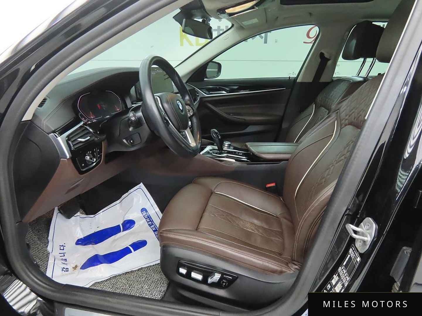 BMW 5 Series (G30) 2022 — миниатюра 5