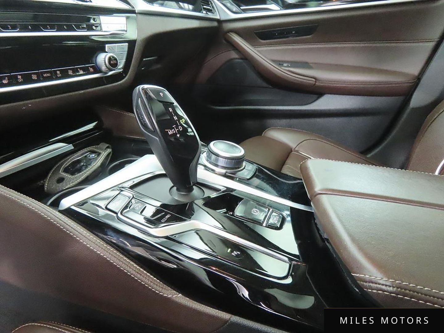 BMW 5 Series (G30) 2022 — миниатюра 11