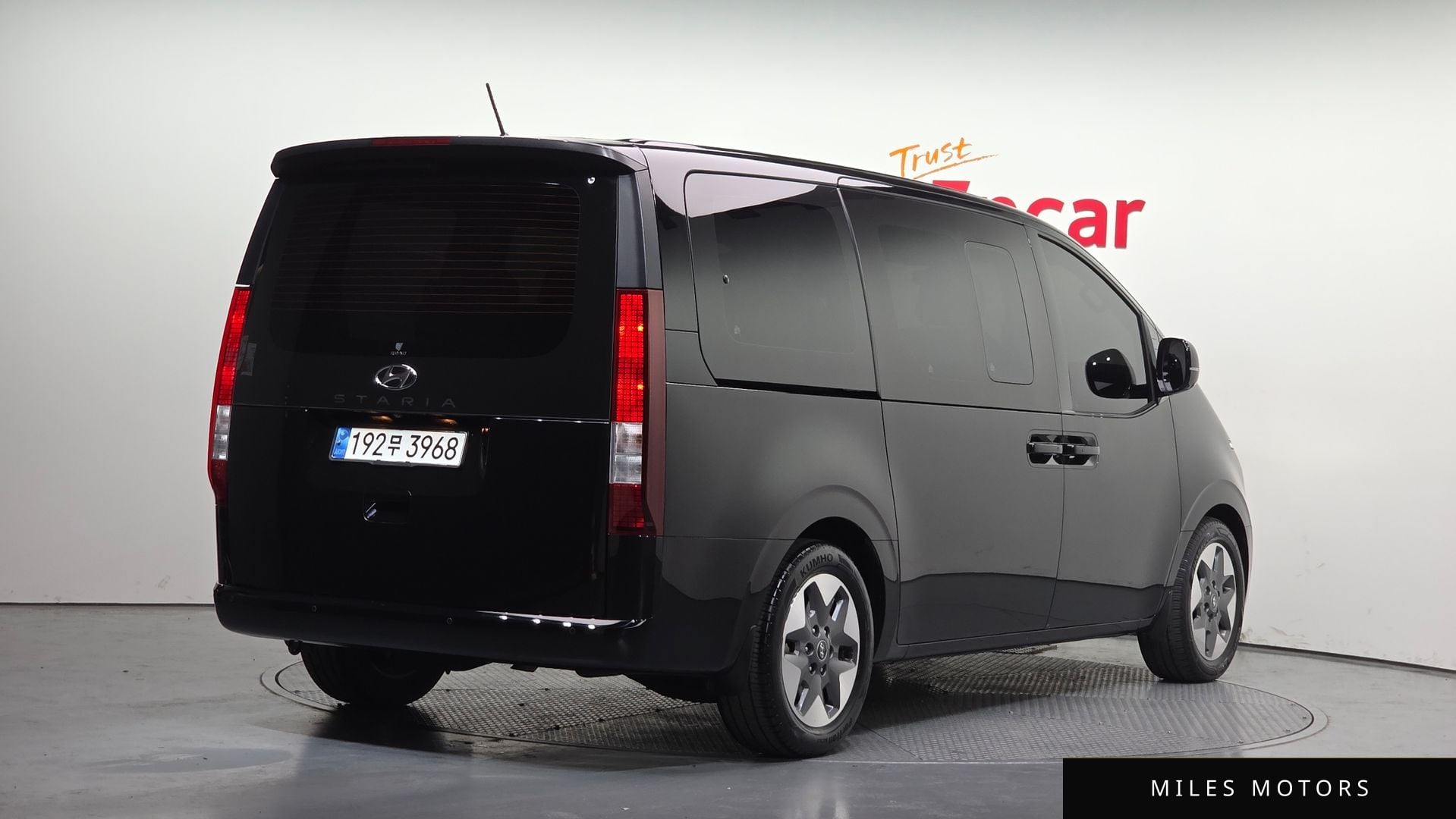 Hyundai Staria 2022 — миниатюра 2