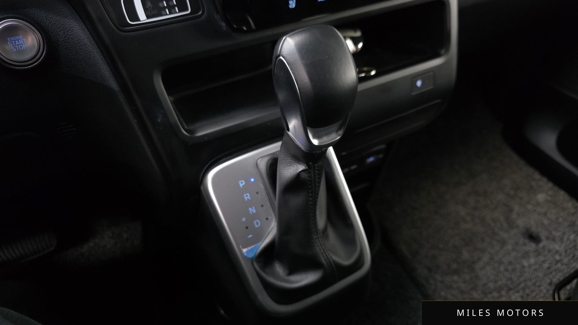 Hyundai Staria 2022 — миниатюра 9