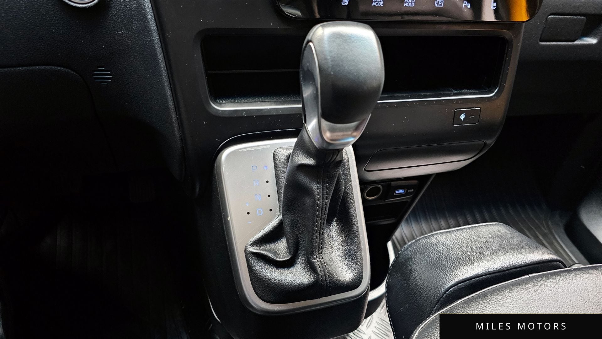Hyundai Staria 2023 — миниатюра 9