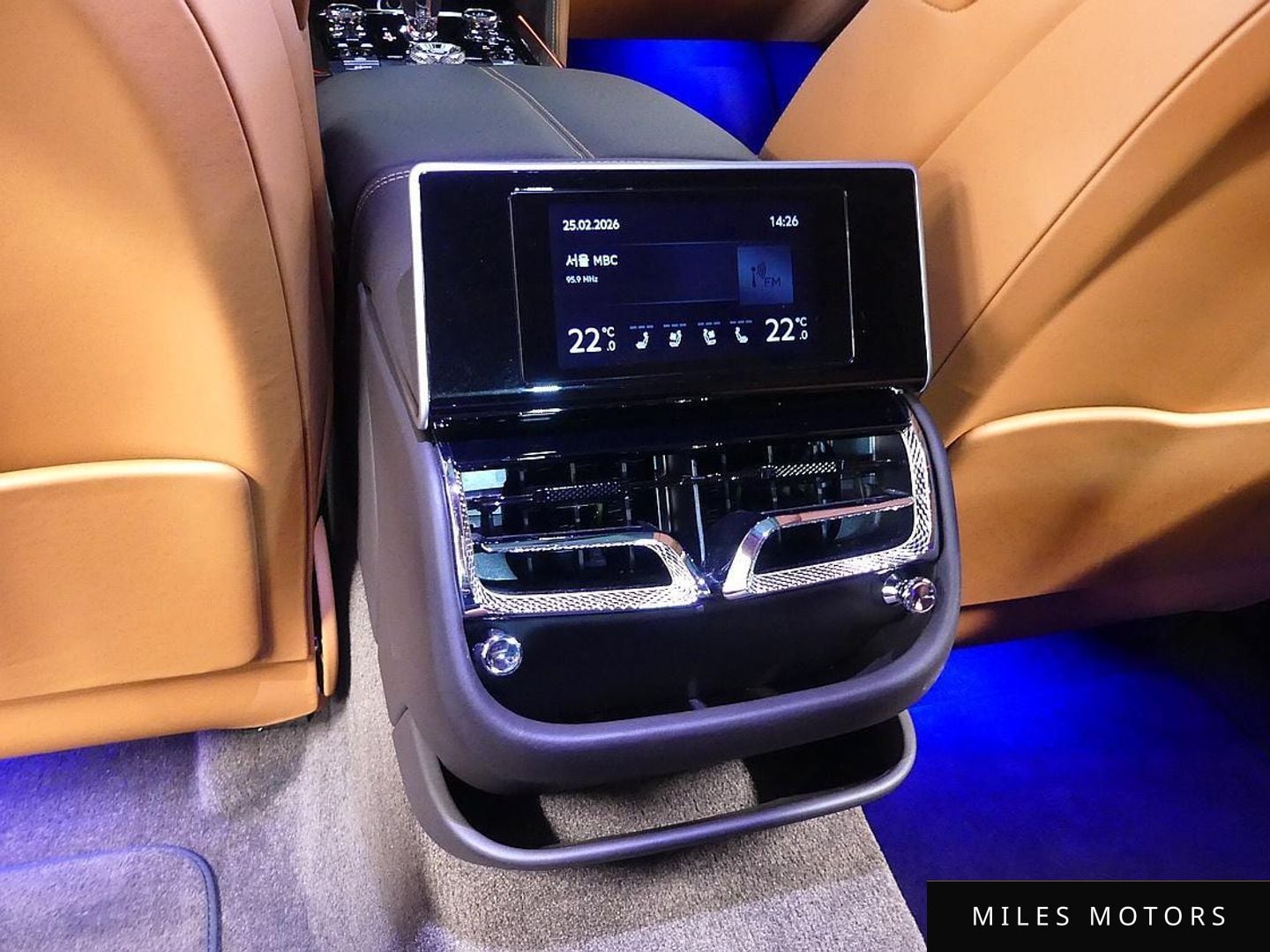 Bentley 플라잉스퍼 2023 — миниатюра 17