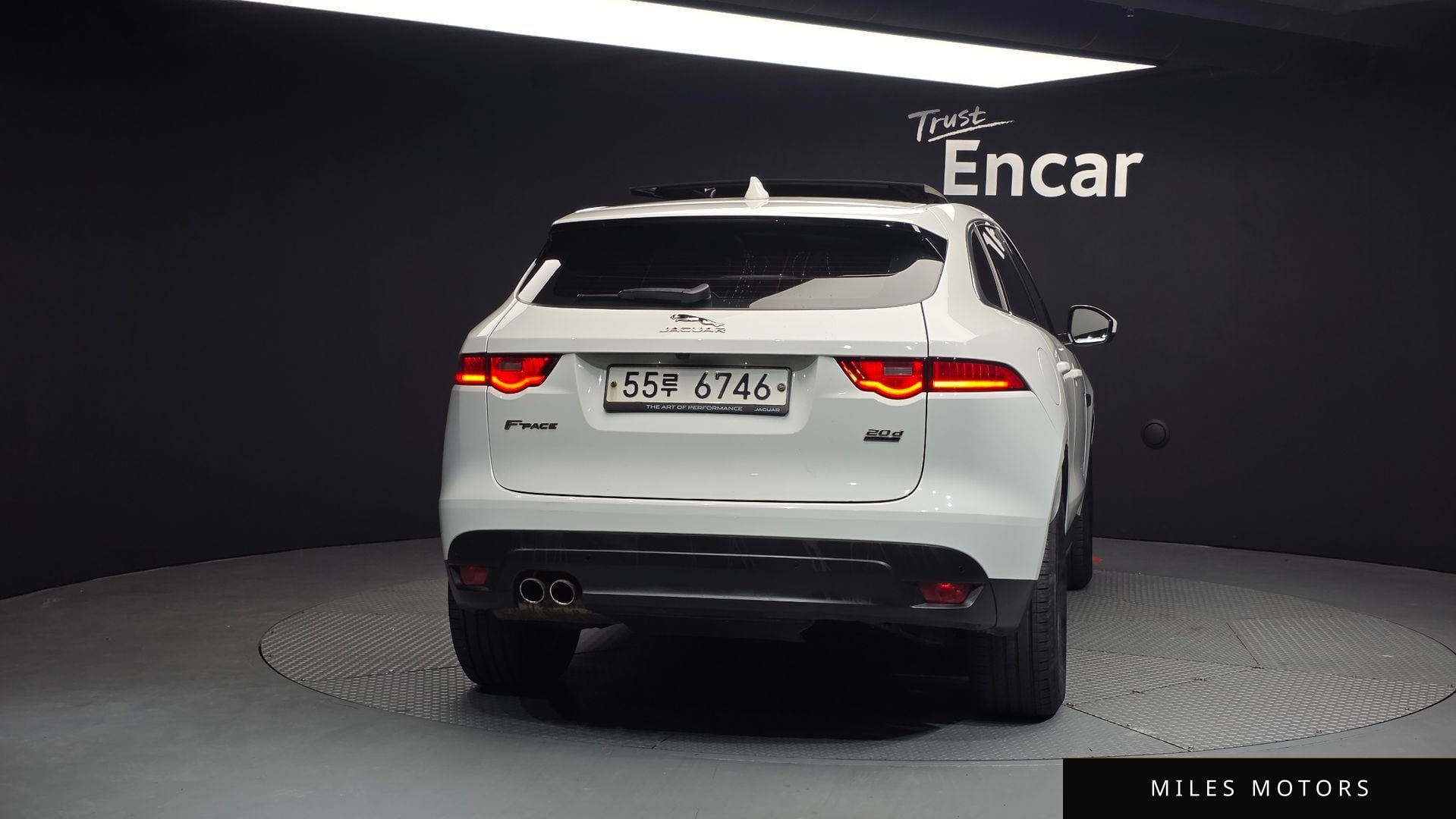 Jaguar F-PACE 2018 — миниатюра 4