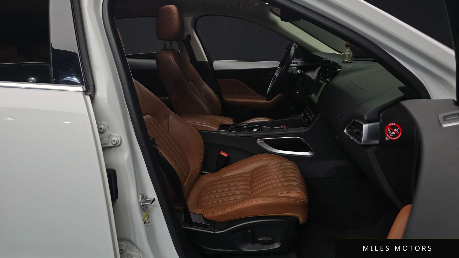 Jaguar F-PACE 2018 — миниатюра 11