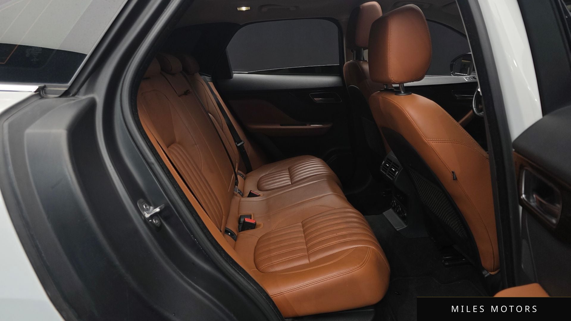 Jaguar F-PACE 2018 — миниатюра 12