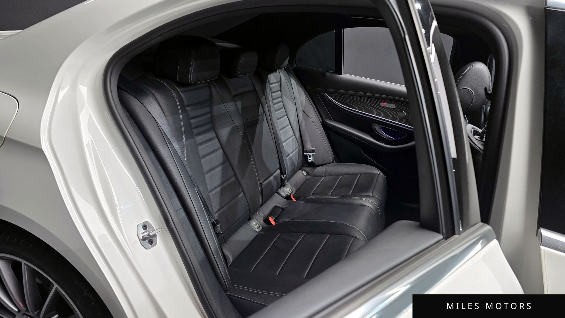 Mercedes-Benz E-클래스 W213 2022 — миниатюра 12